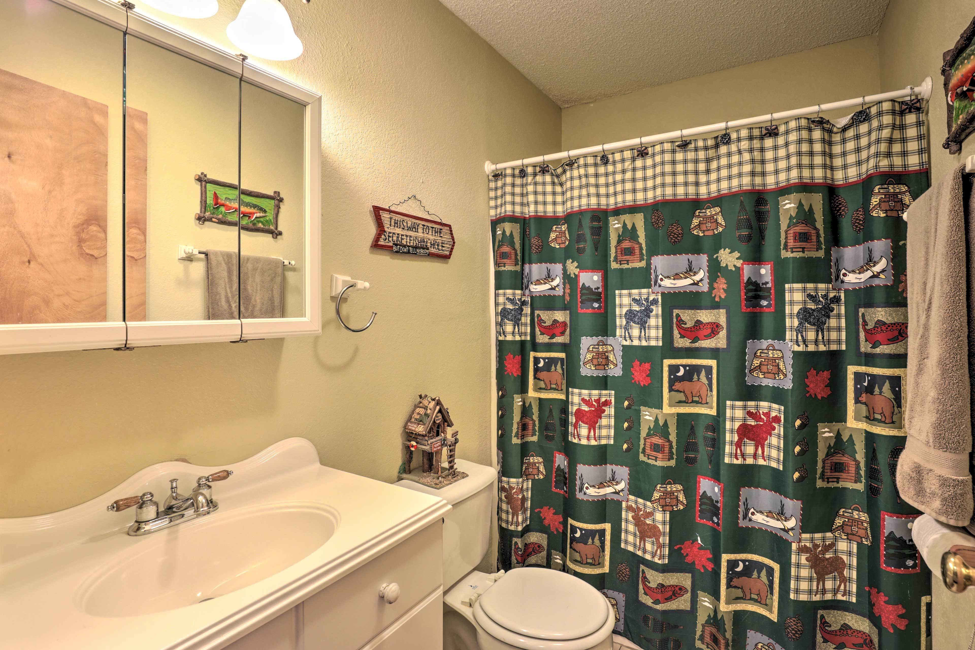 Full Bathroom | Towels & Linens Provided