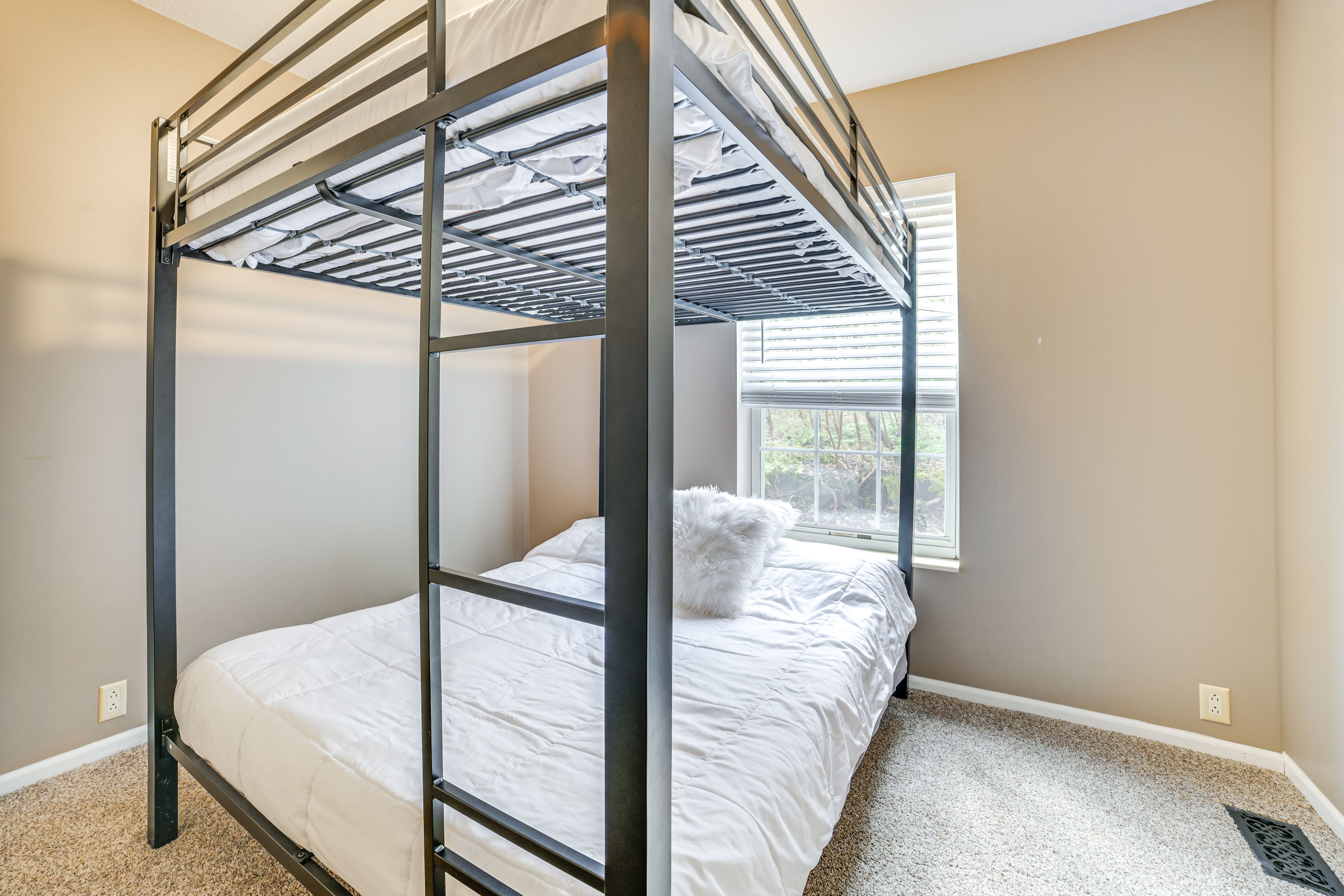 Bedroom 3 | Full Bunk Bed
