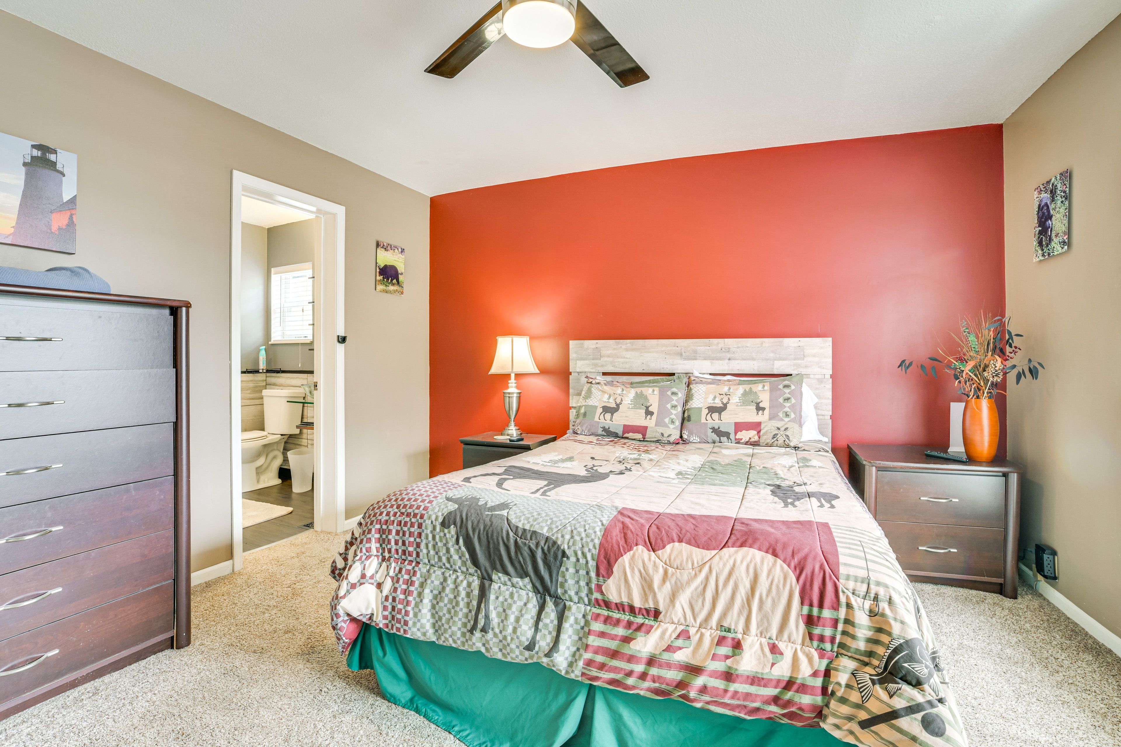 Bedroom 1 | Queen Bed | Linens Provided | En-Suite Bathroom