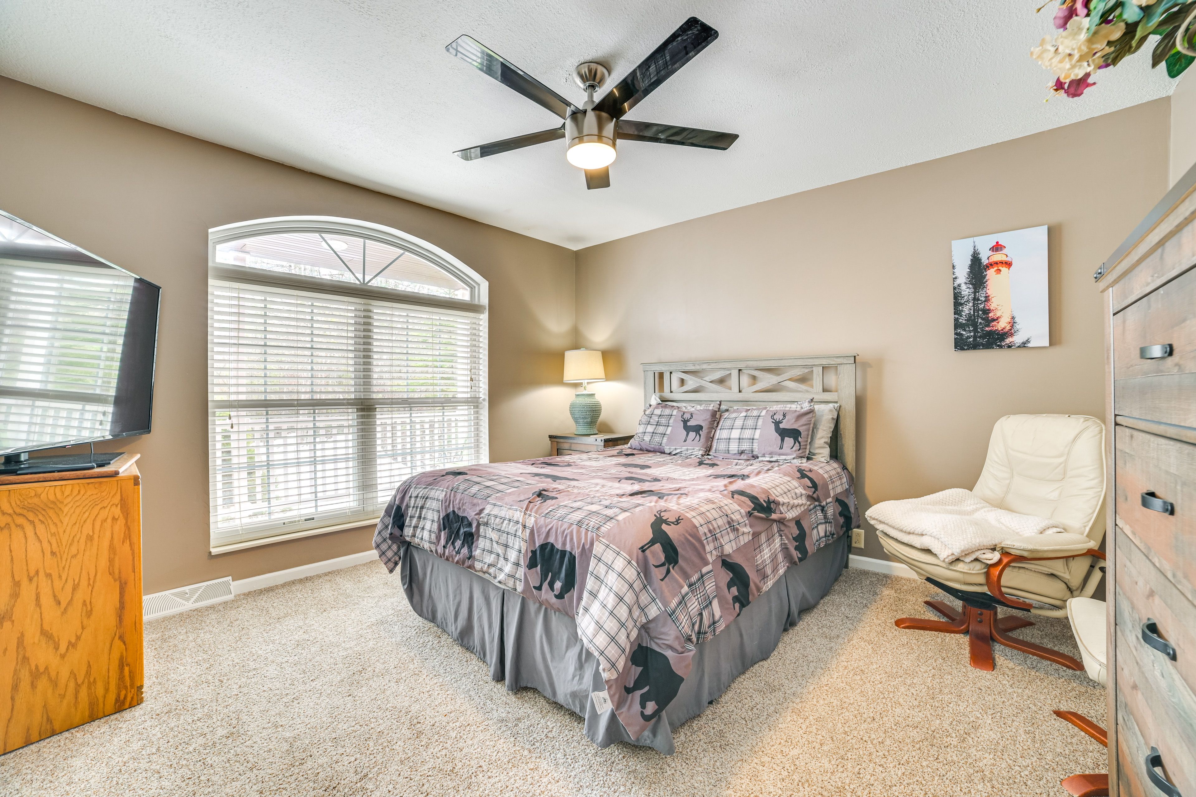 Bedroom 2 | Queen Bed