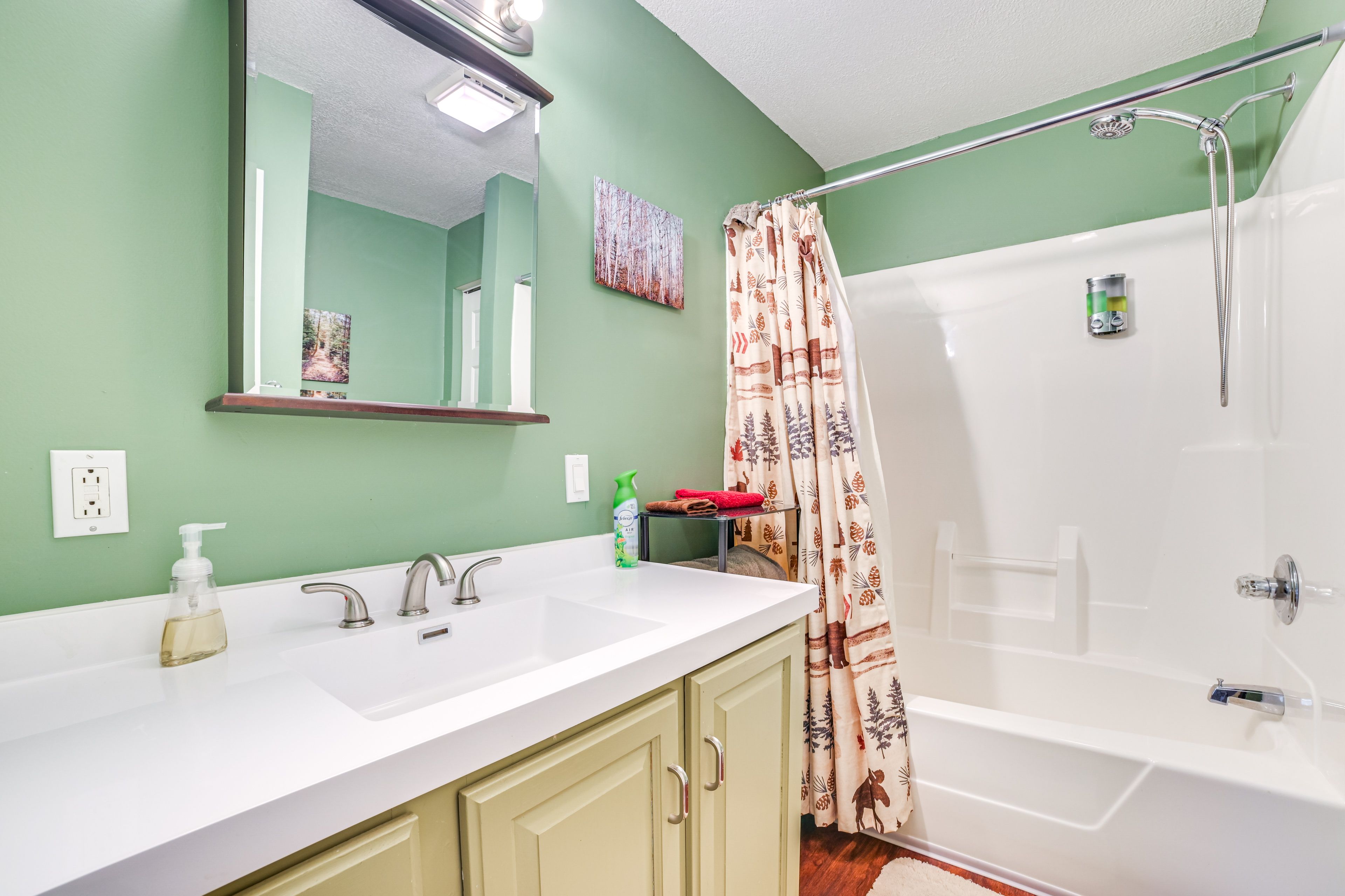 Full Bathroom