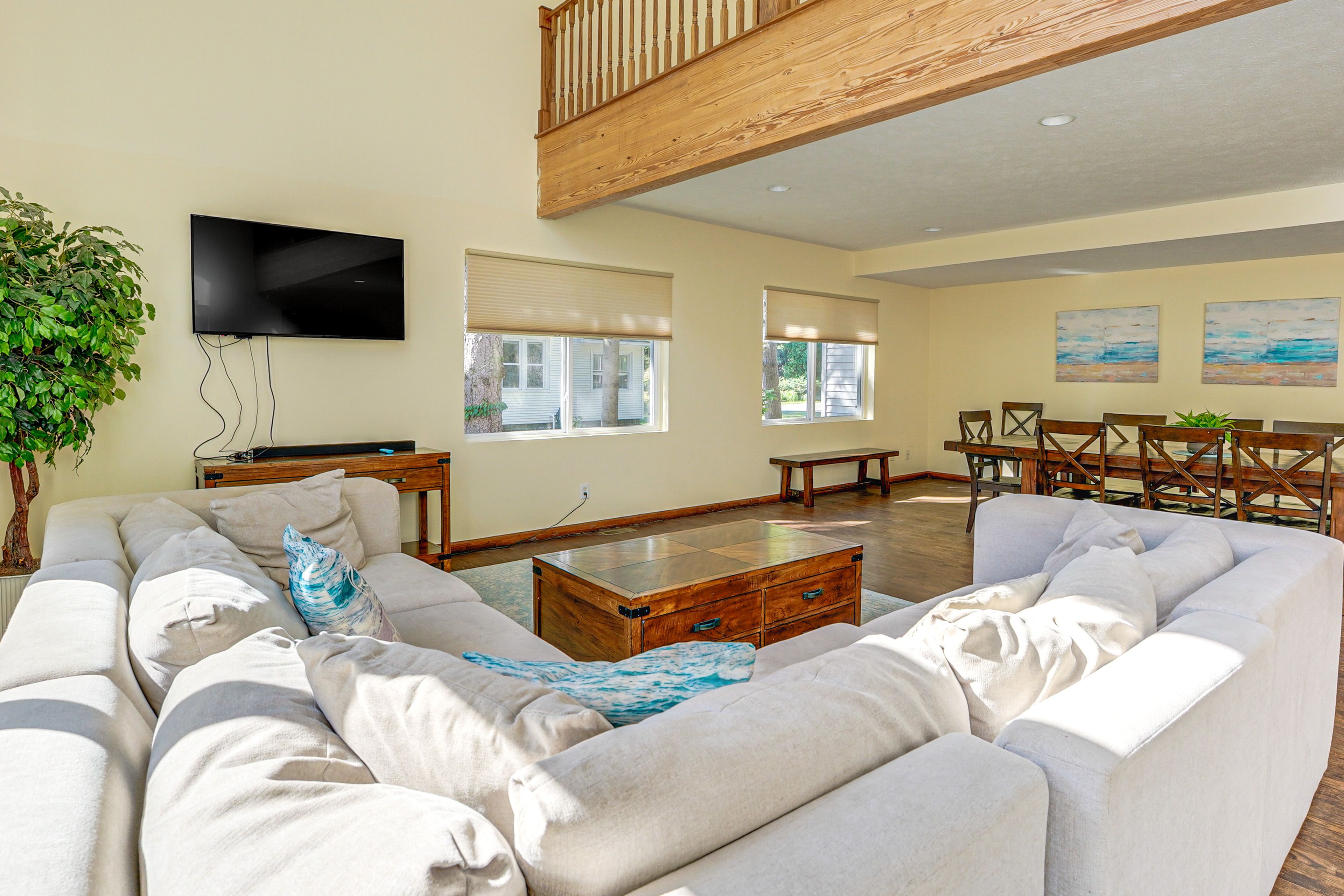 Living Room | Smart TV