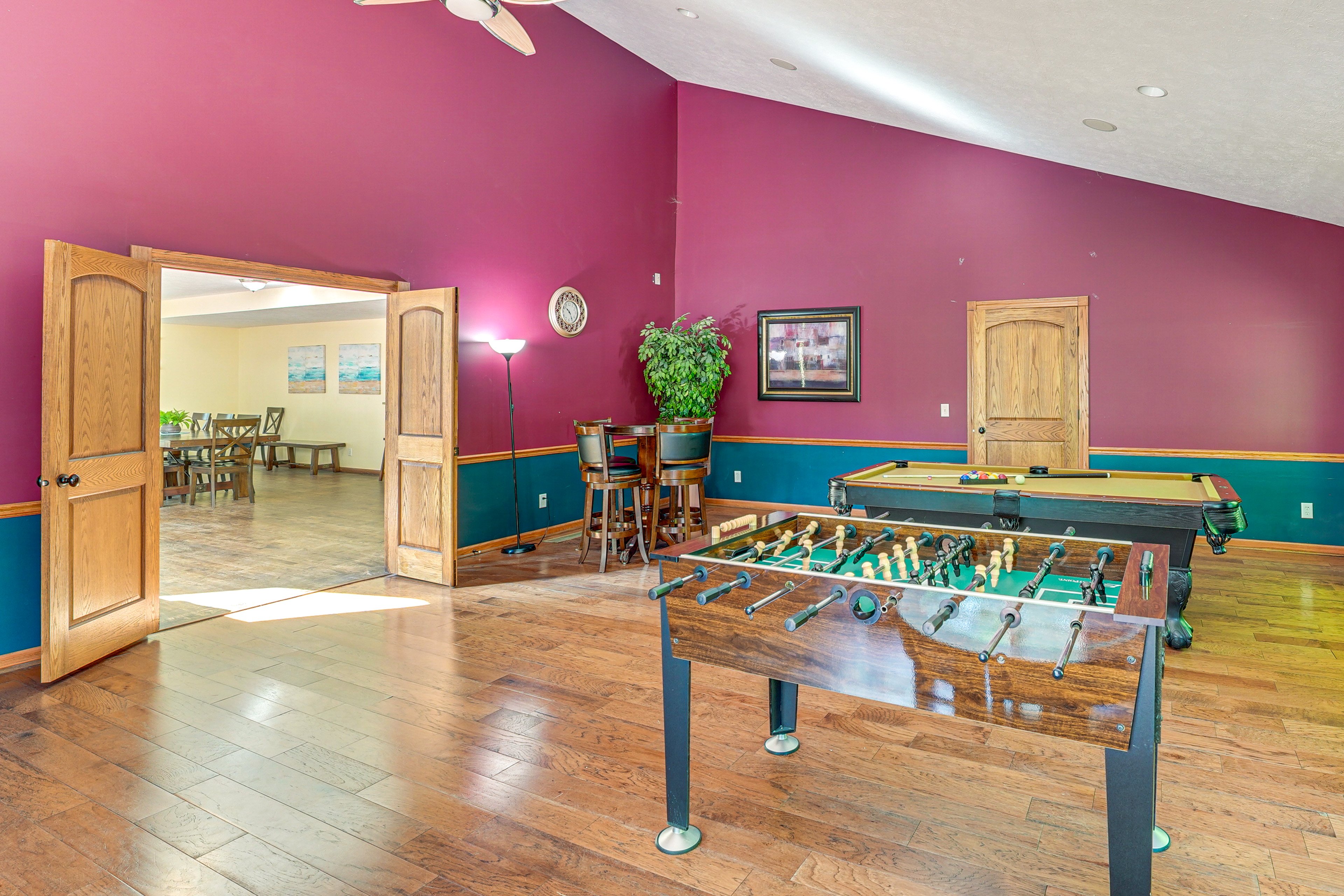 Game Room | Pool Table | Poker Table | Central A/C & Heating