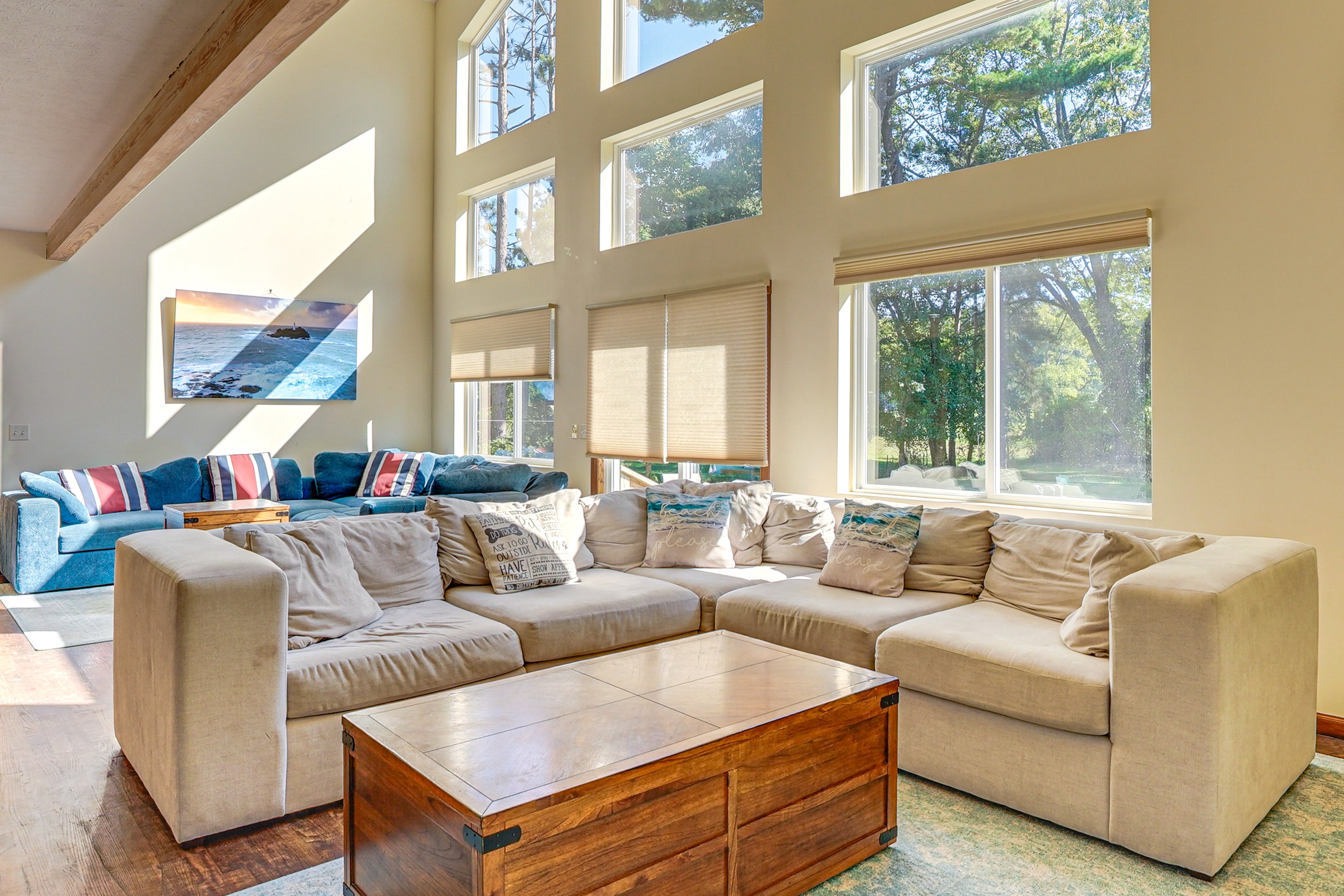 Whitehall Vacation Rental | 6BR | 4BA | 4,600 Sq Ft | Stairs Required