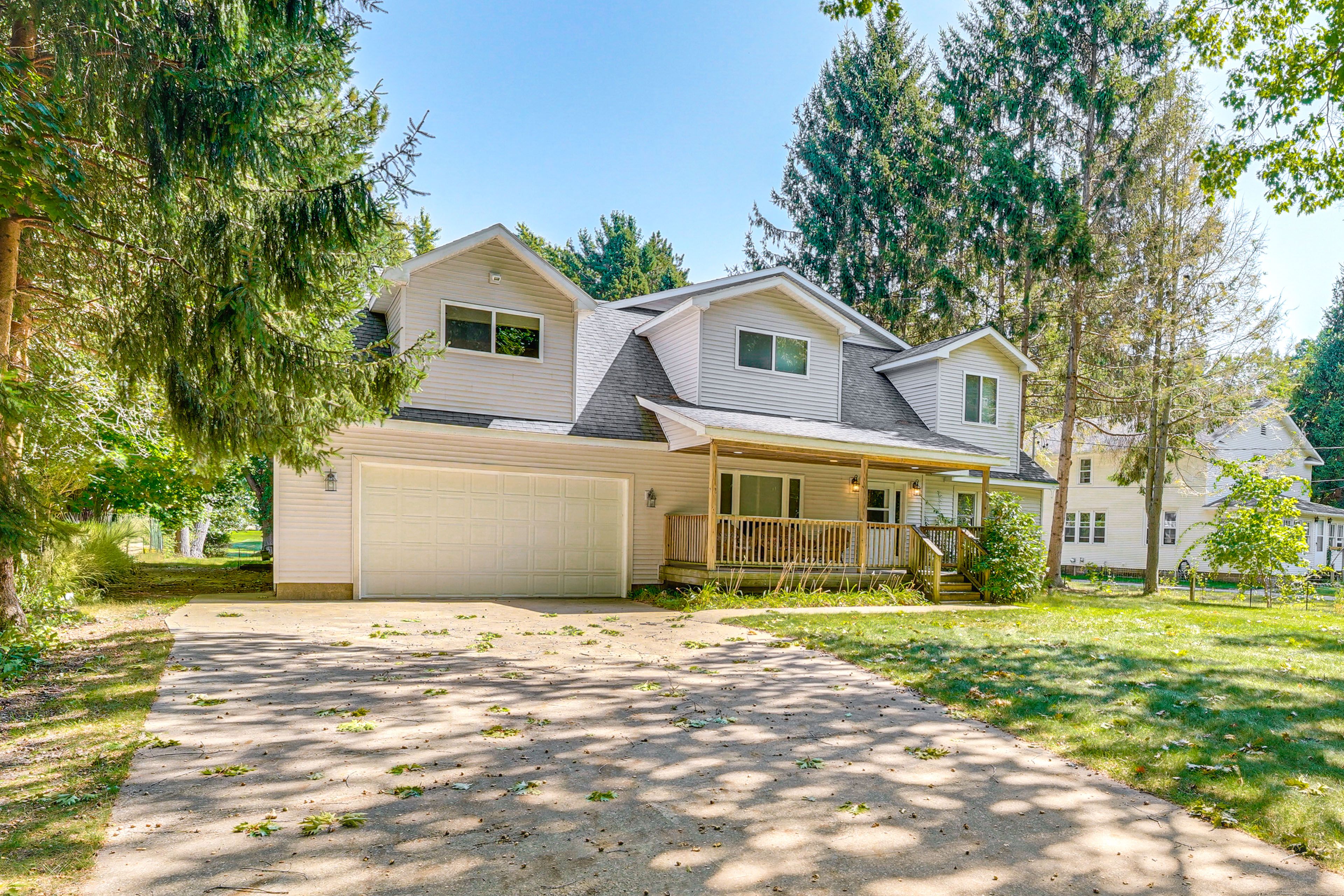 Exterior | Garage Parking (2 Vehicles) | Driveway Parking (6 Vehicles)