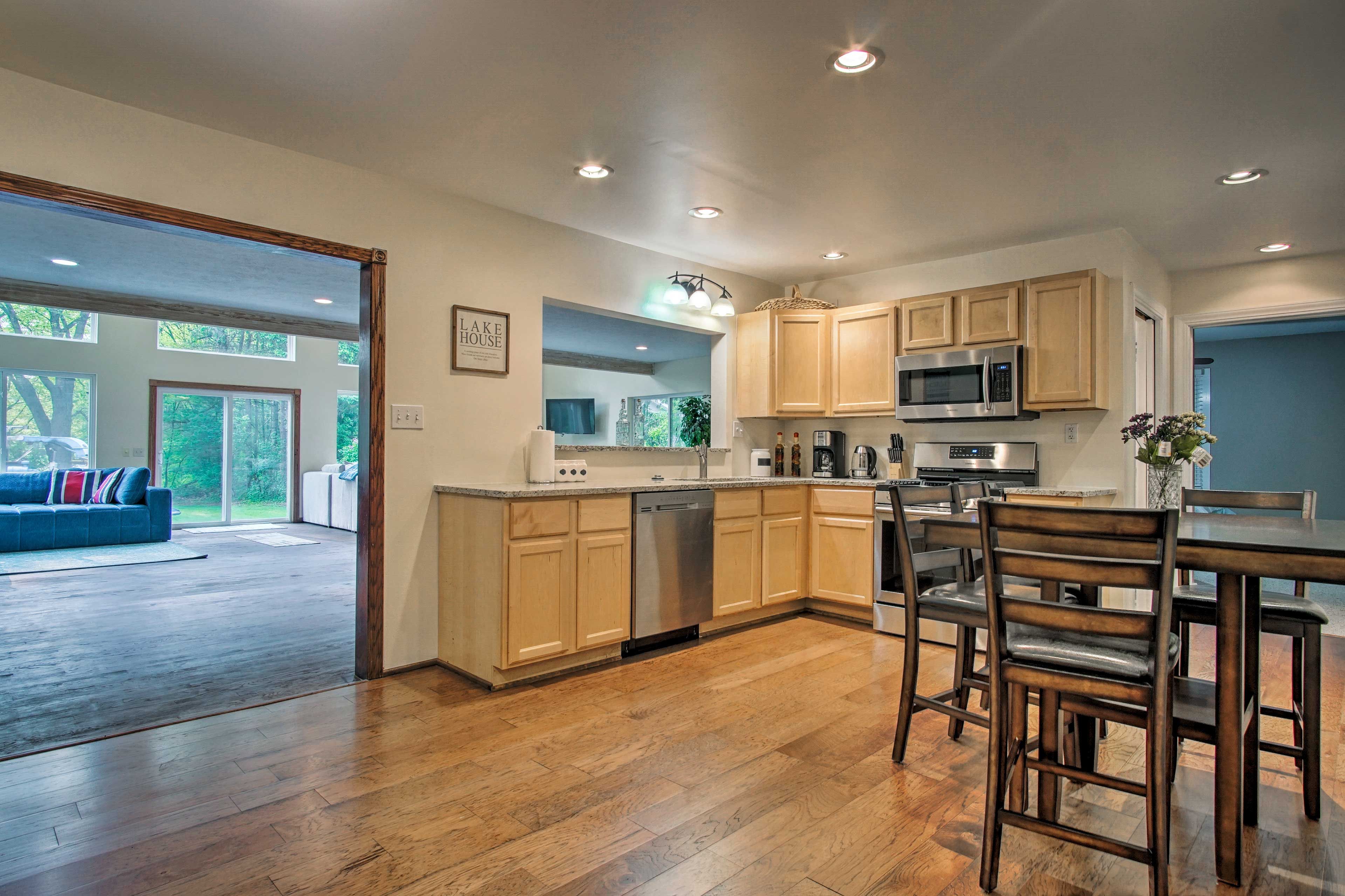 Kitchen | Cooking Basics | Dining Table
