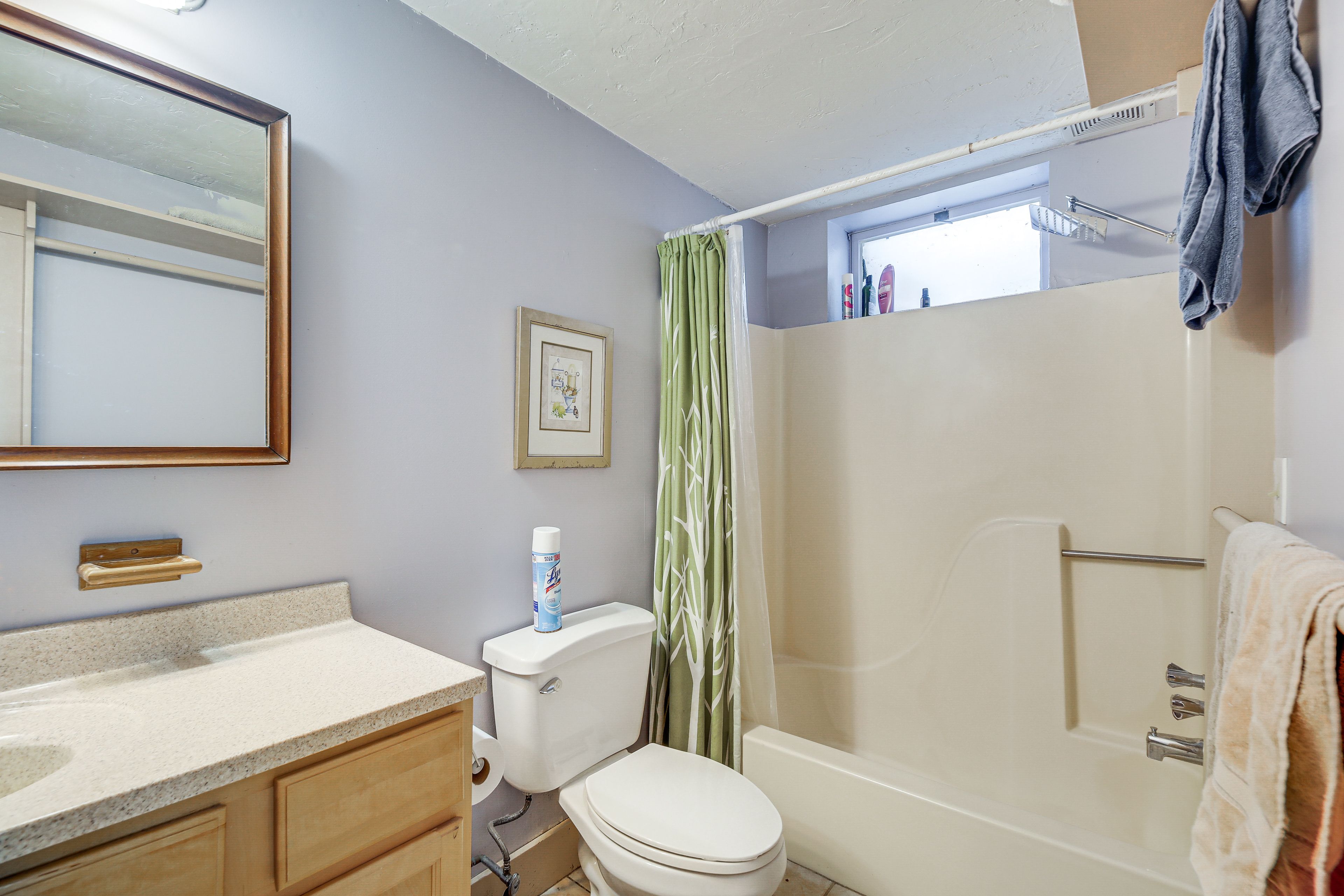 Full Bathroom