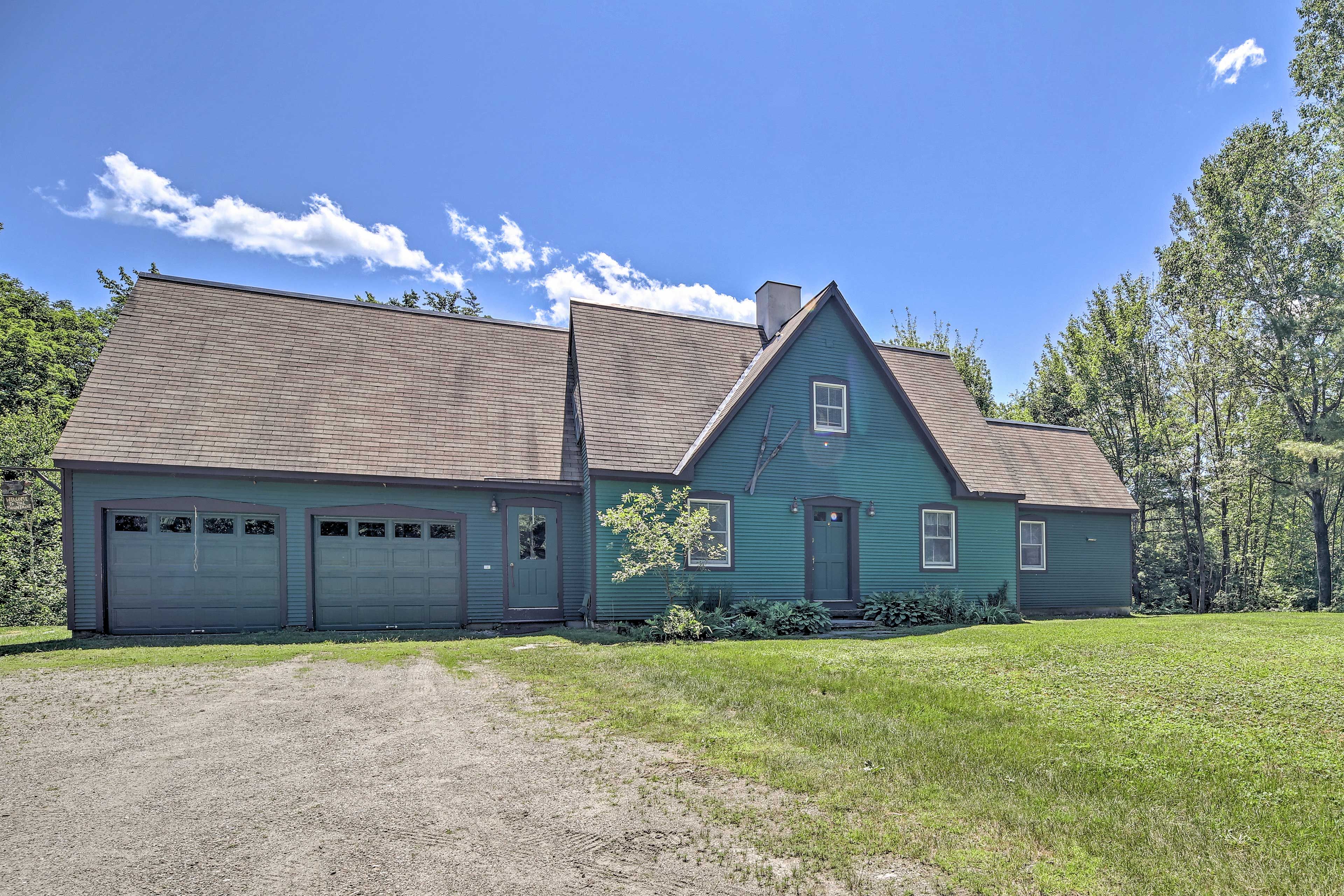 Exterior | Driveway Parking (6 Vehicles)