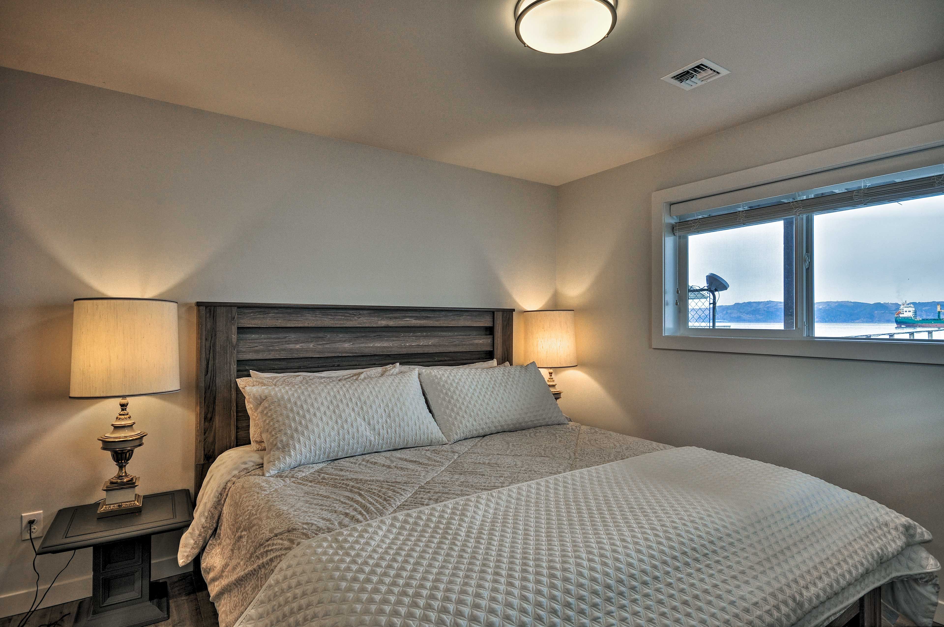 Bedroom 1 | King Bed | Linens Provided