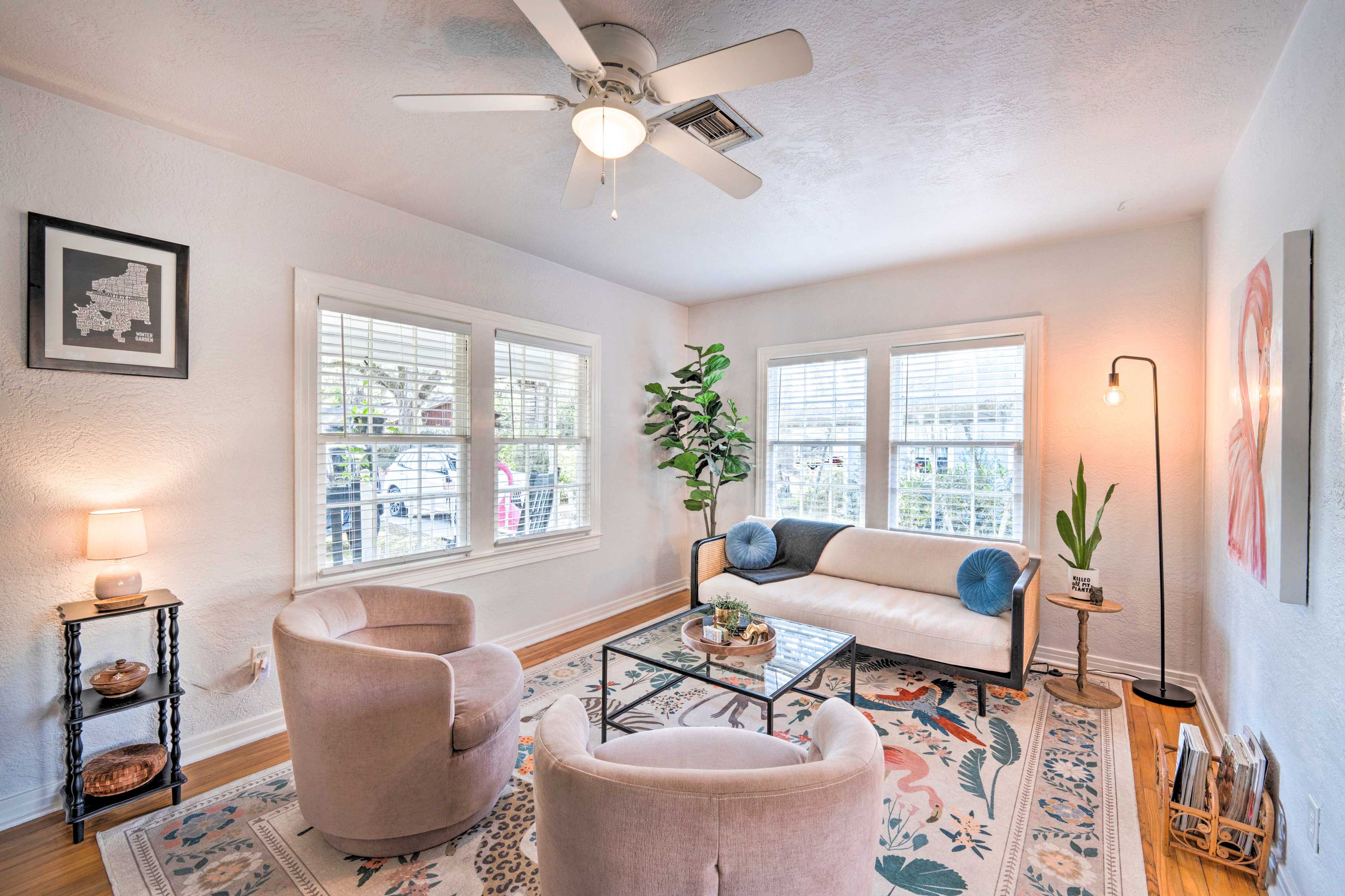 Living Room | Central A/C & Heating | Smart TV | Board Games | Books