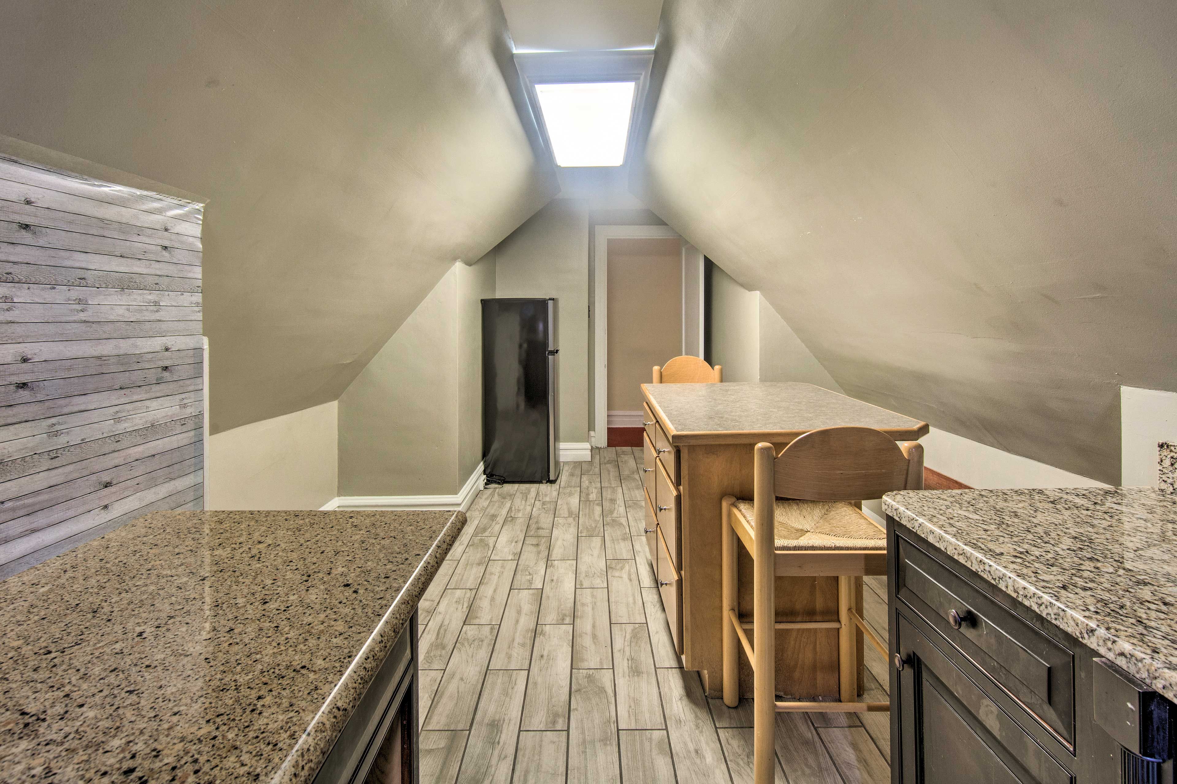 2nd Kitchenette