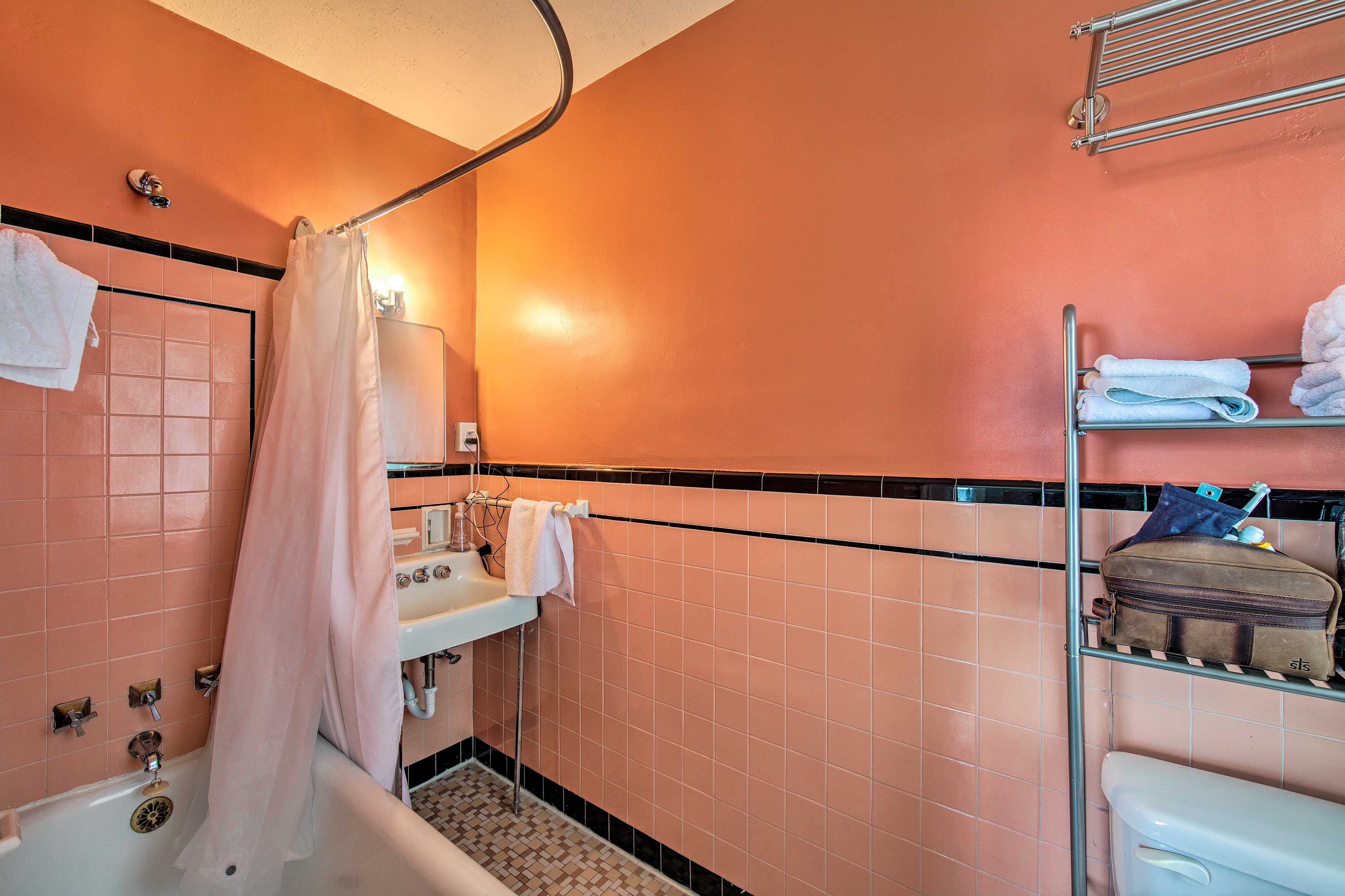 En-Suite Bathroom | Towels Provided