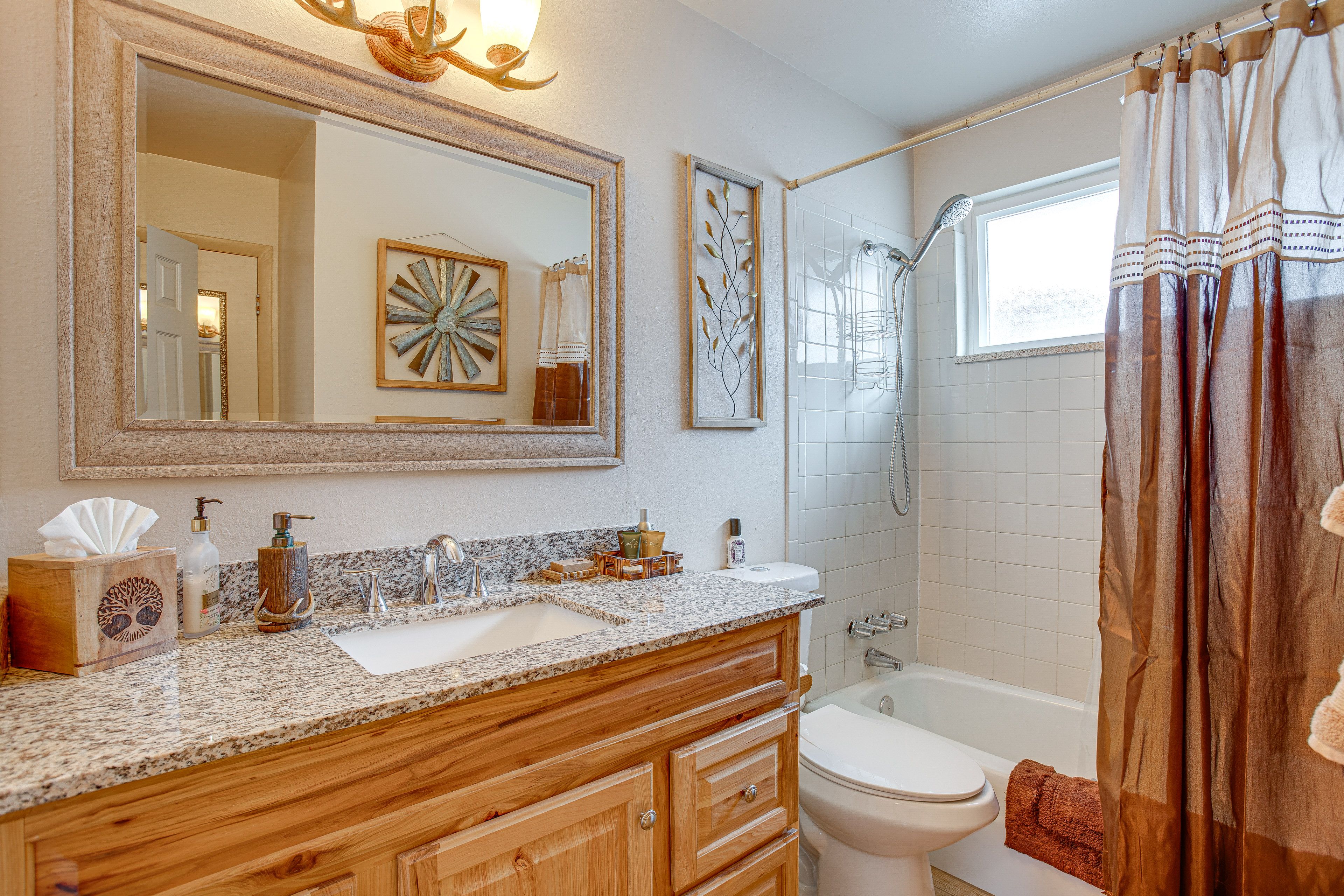 Full Bathroom | 1st Floor