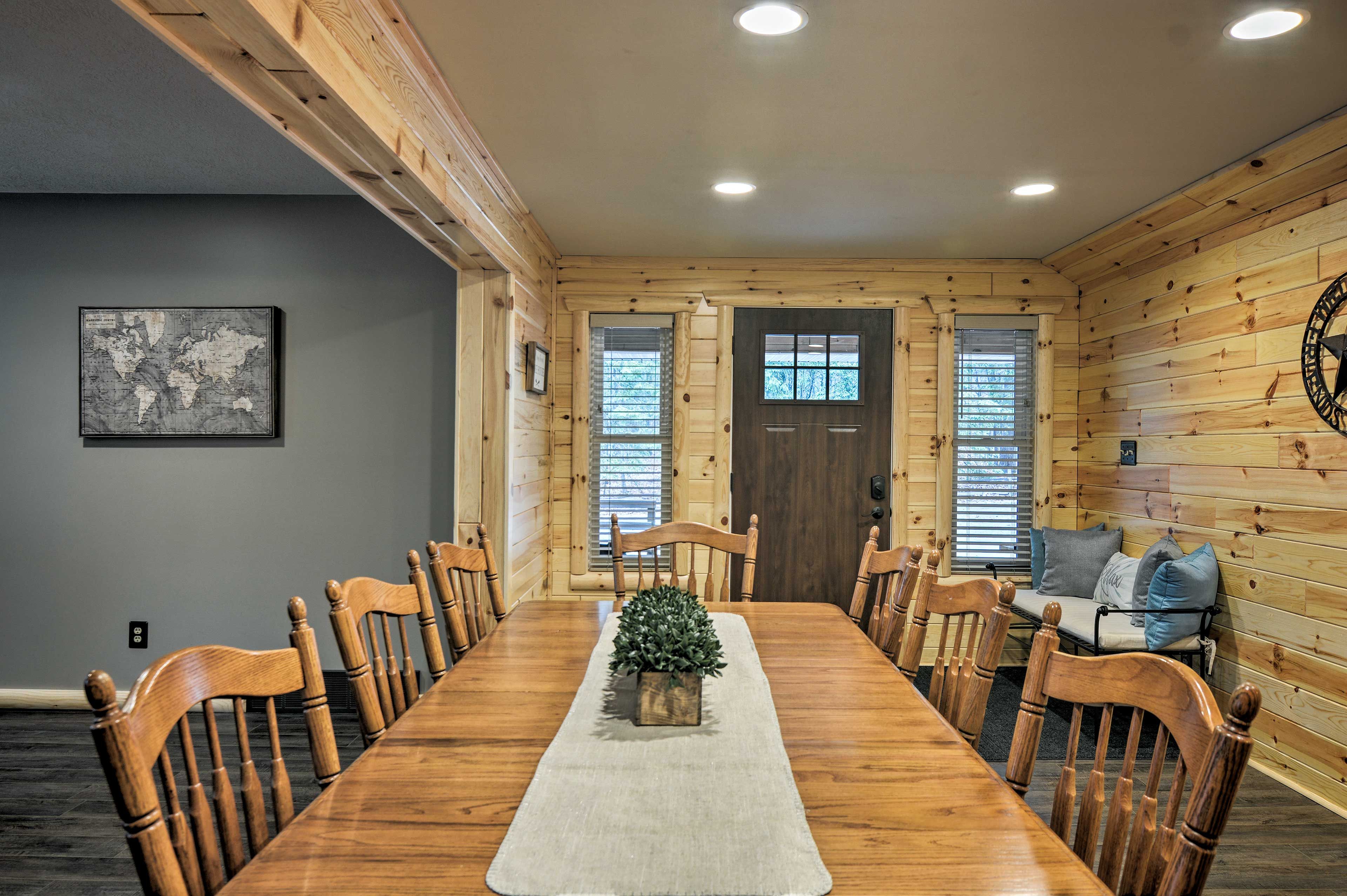 Dining Table | Dishware & Flatware Provided