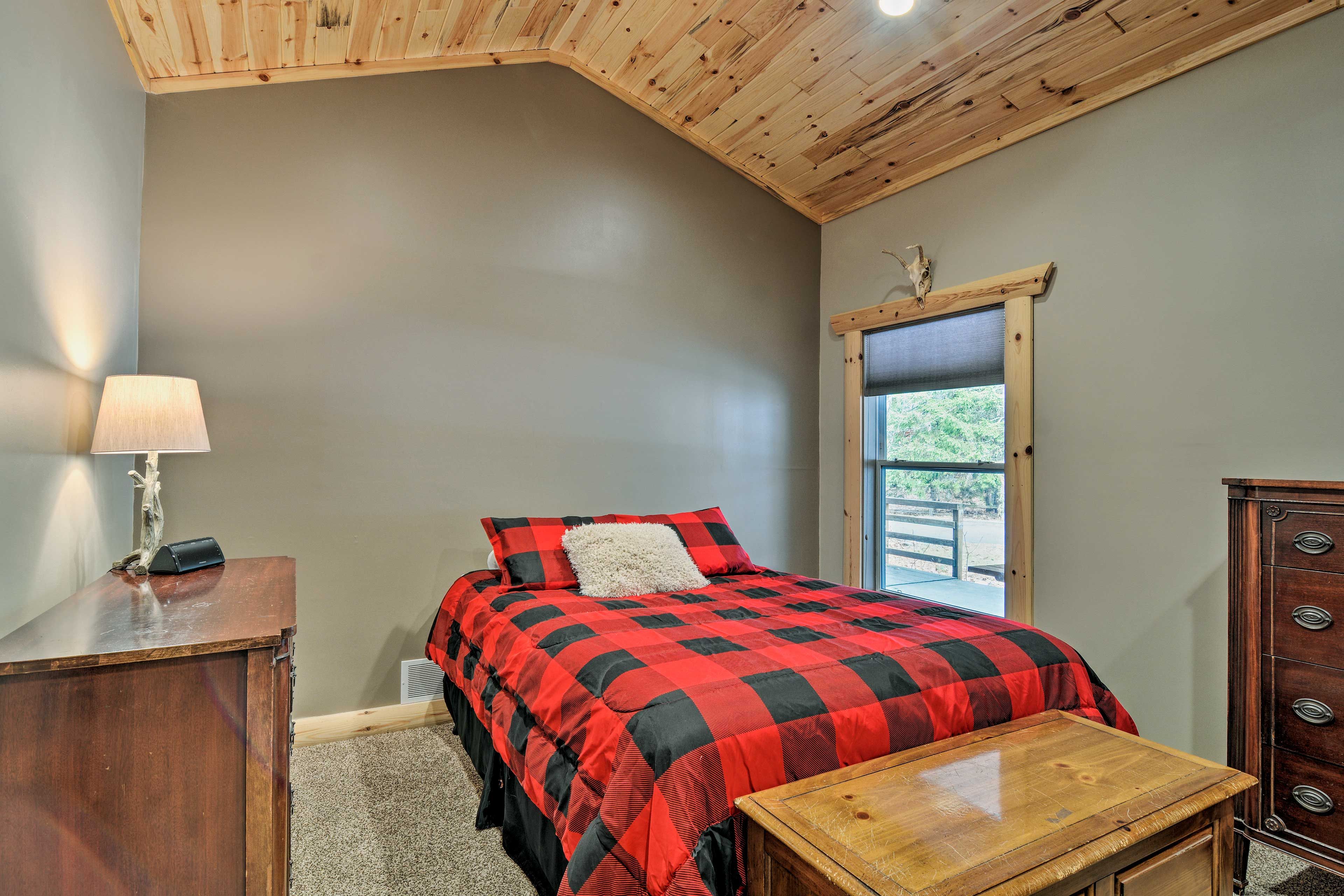 Bedroom 3 | Queen Bed | Loft