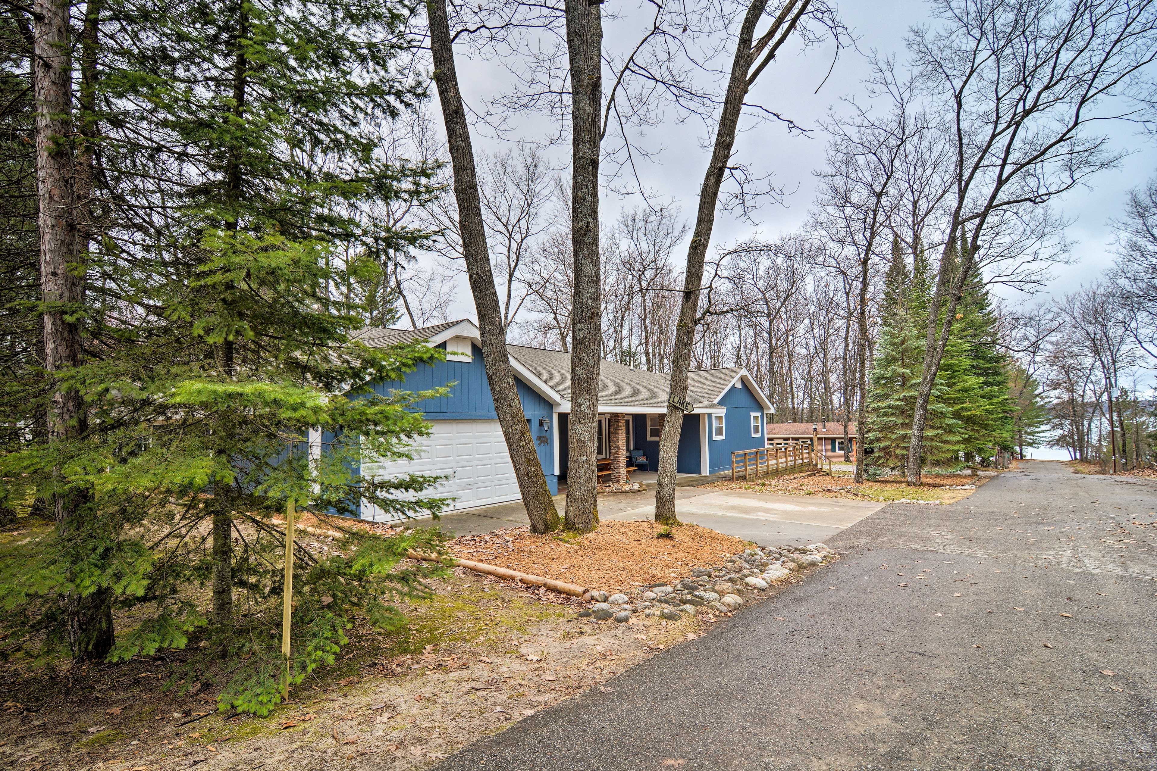 Parking | Driveway (2 Vehicles)