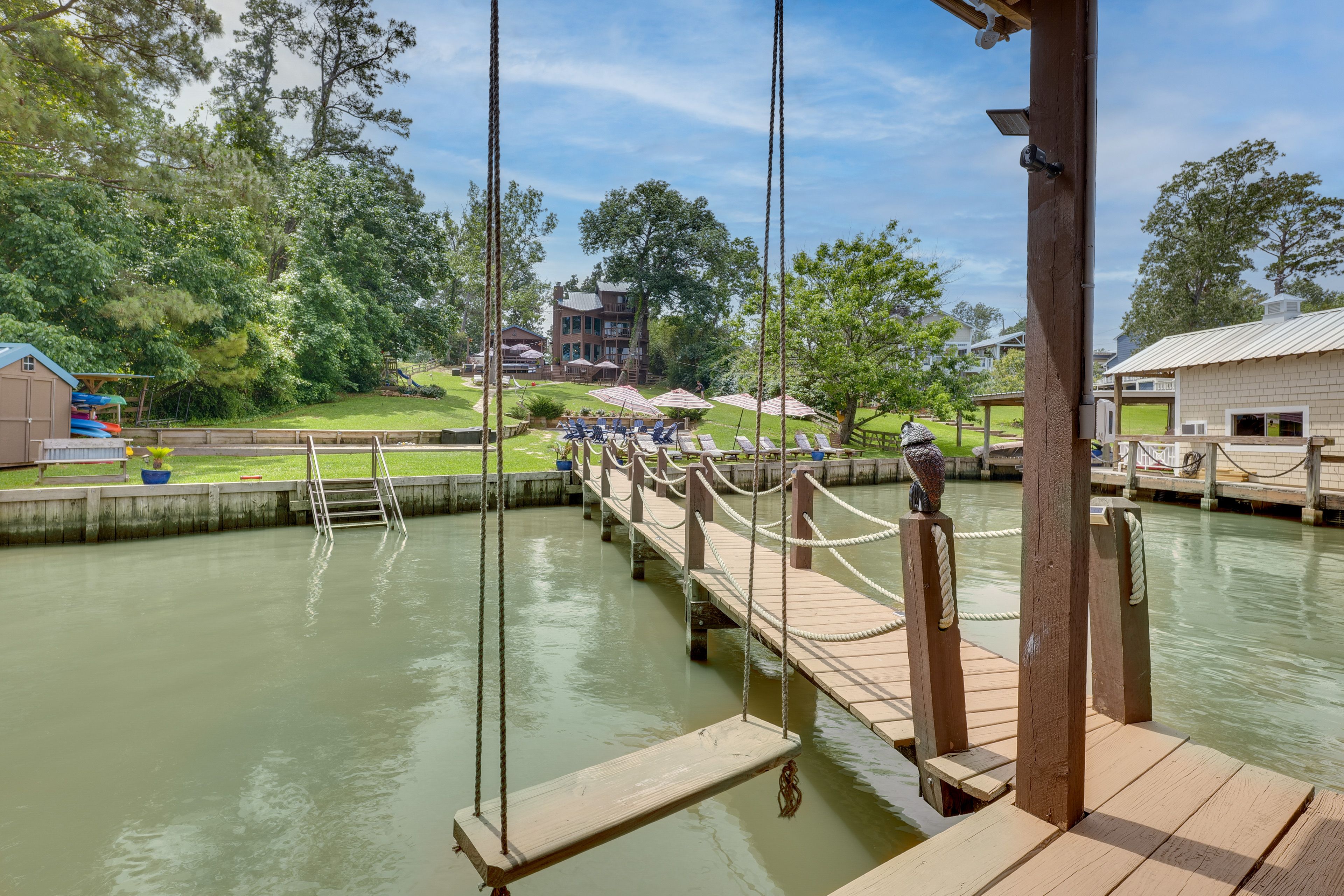 2 Sets of Swings to Swing Over the Water