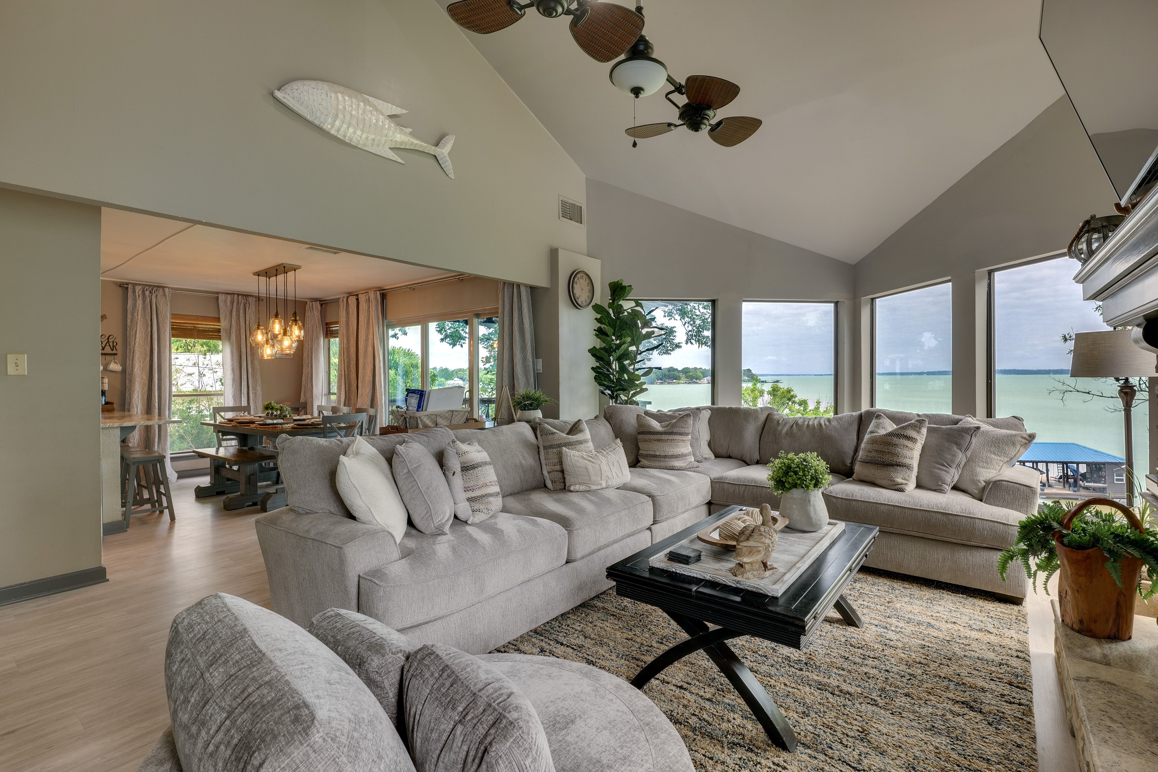 Open Living Area | Lake Views