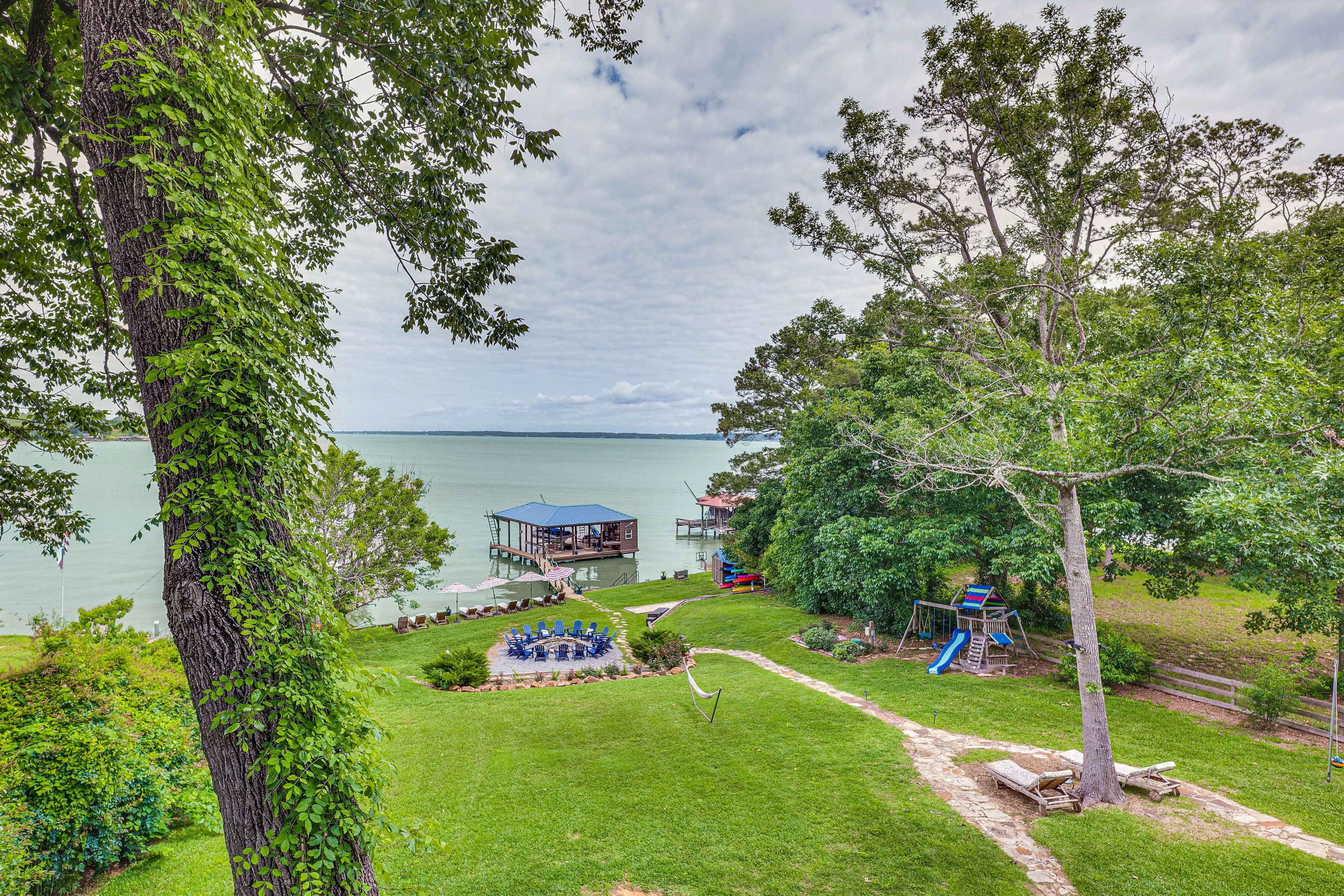 Spacious Property | Lounging Areas | Outdoor Gaming