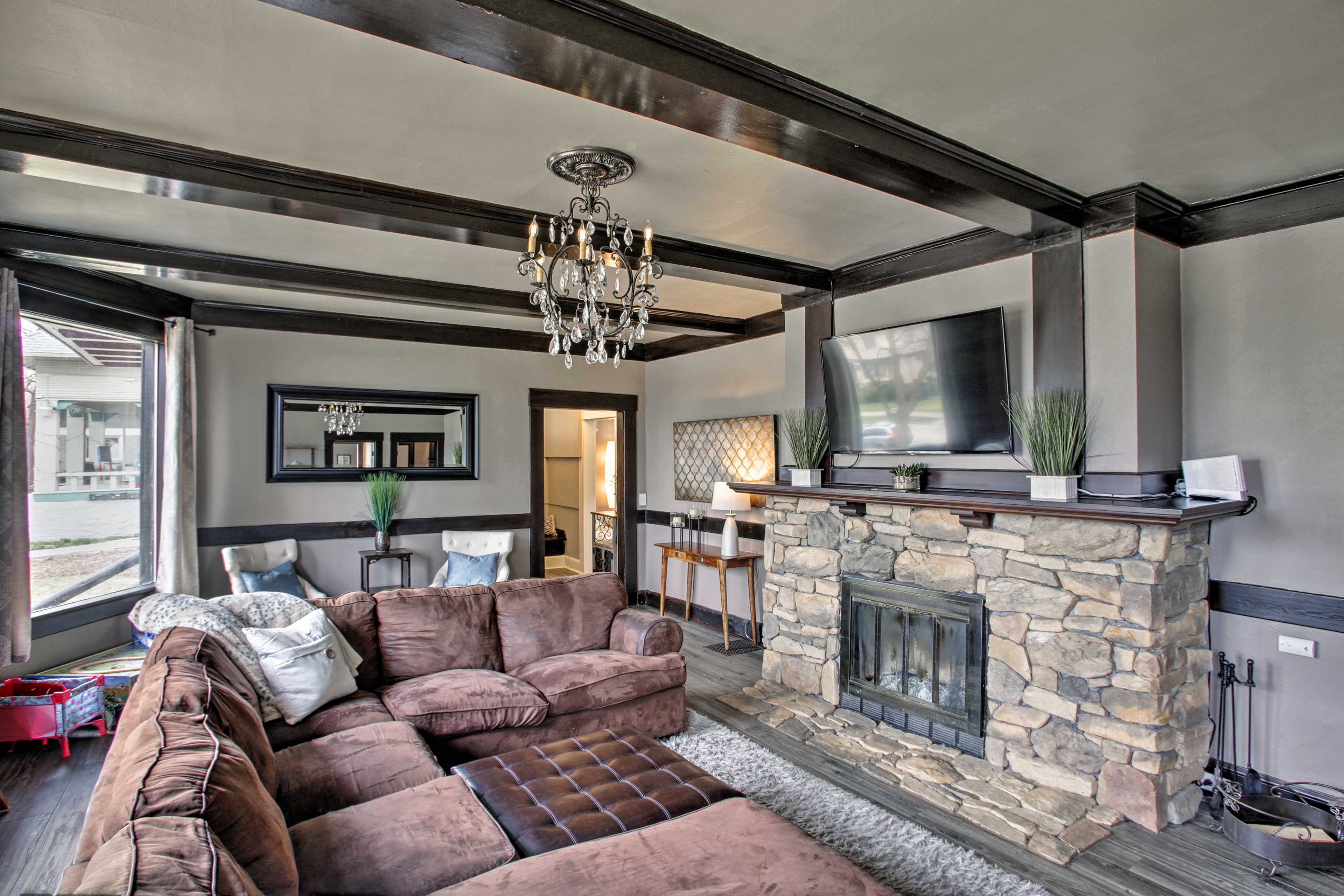 Living Area | Wood-Burning Fireplace | Smart TV