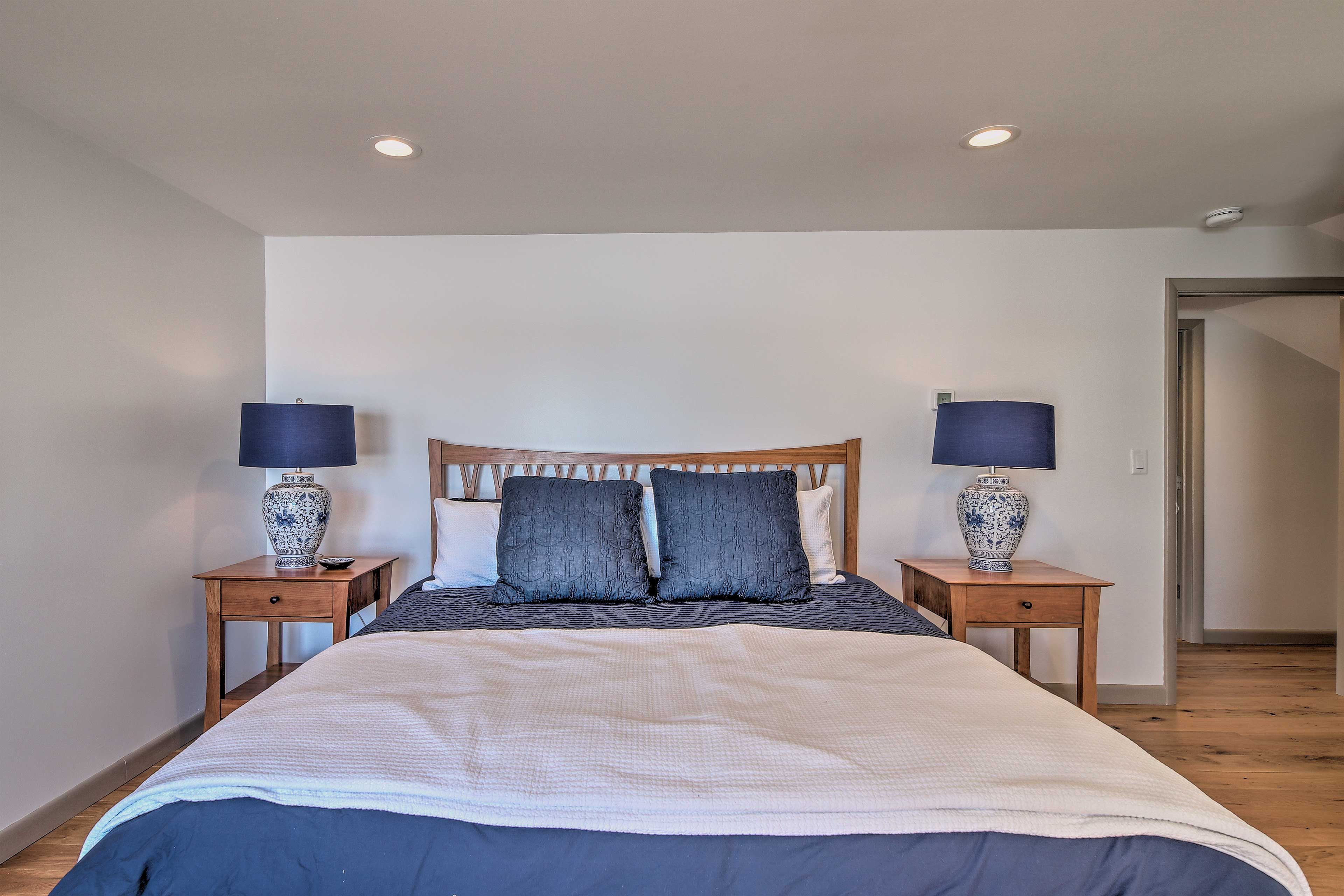 Bedroom 3 | Queen Bed