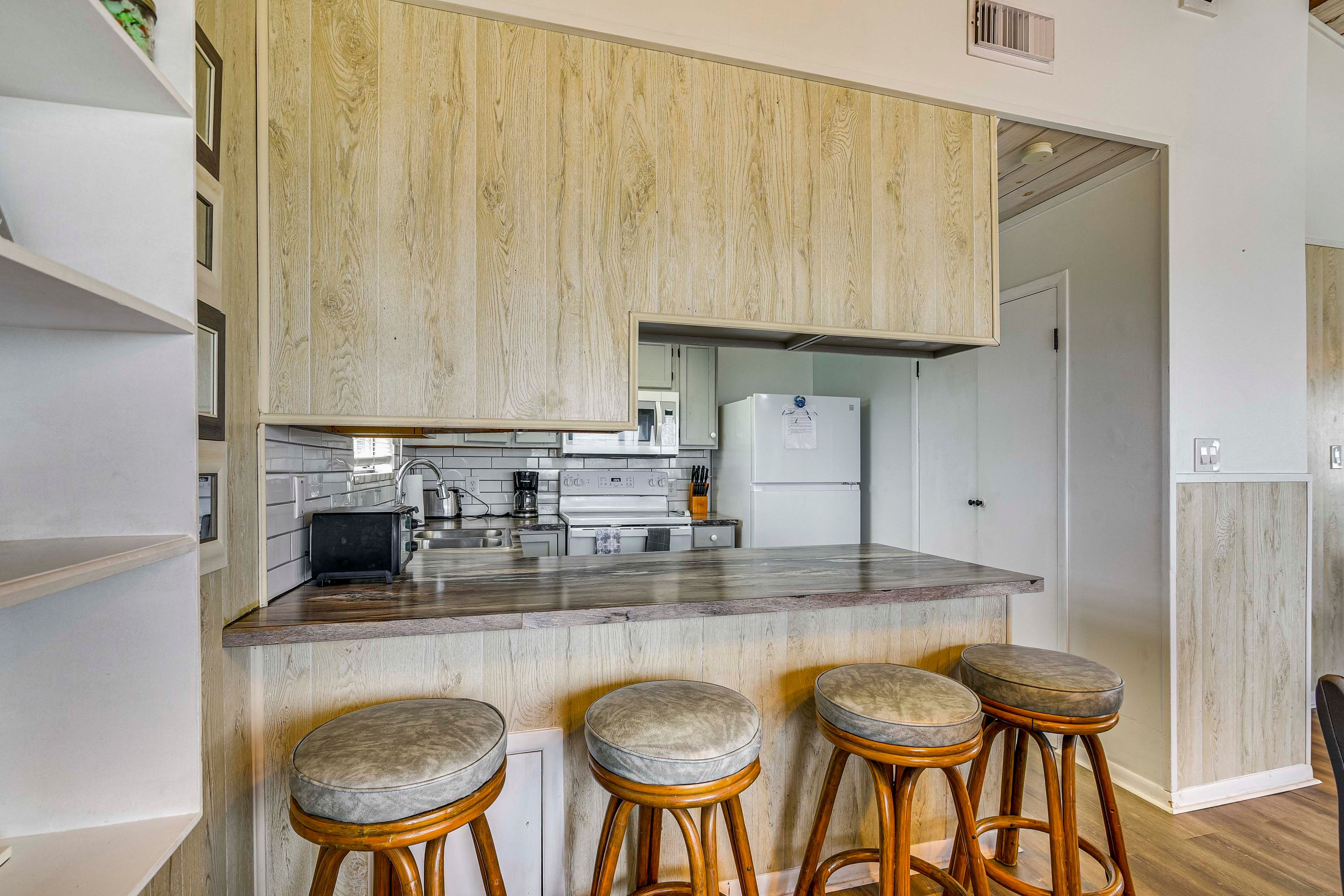 Kitchen | Cooking Basics | Bar Seating | Drip Coffee Maker