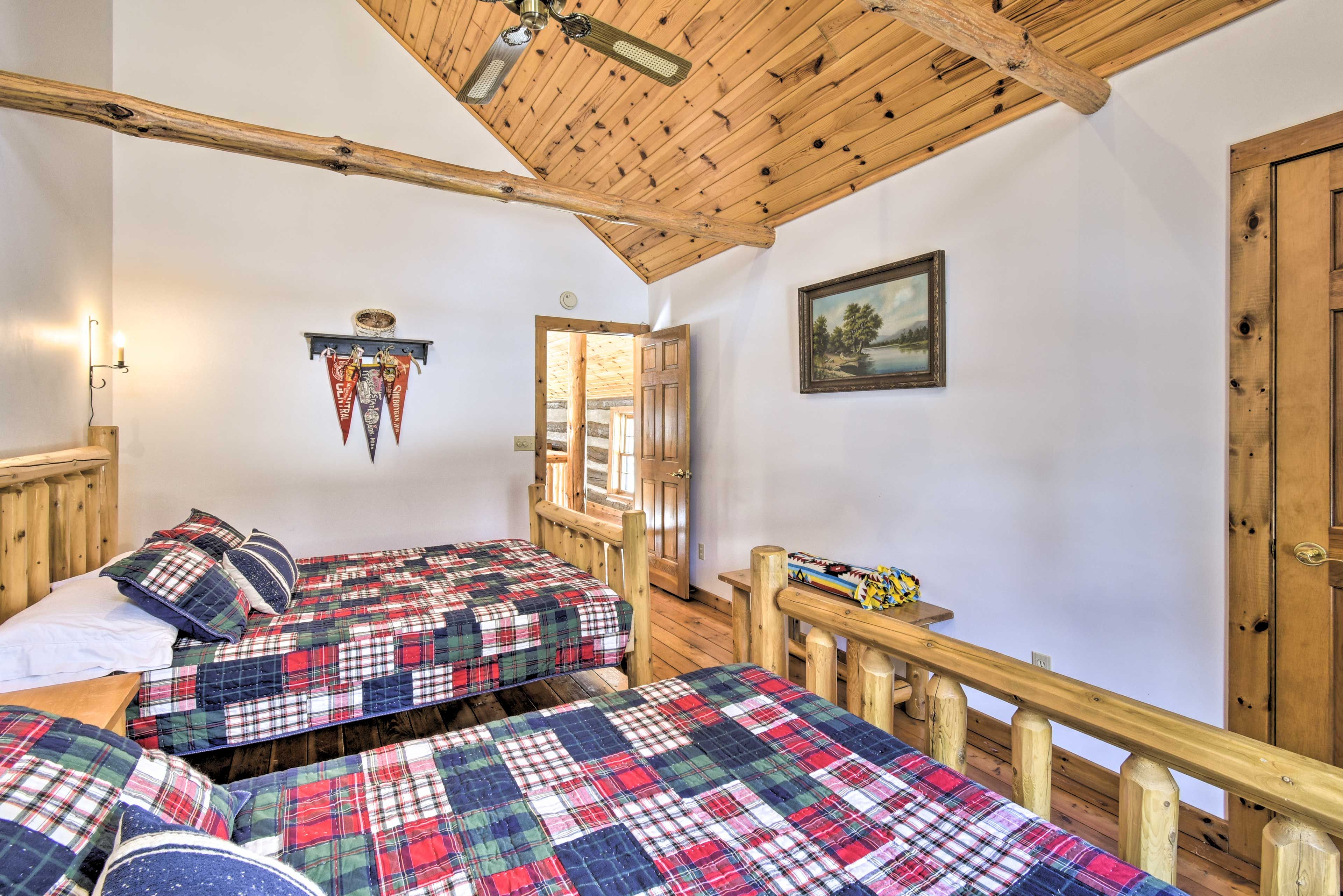 Bedroom 2 | 2 Queen Beds