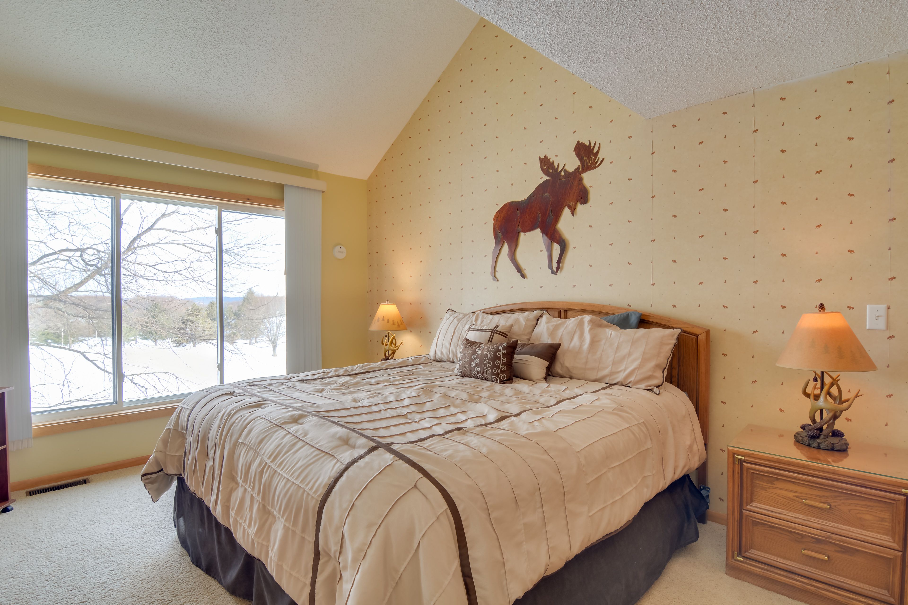 Bedroom 1 | Queen Bed | 2nd Floor