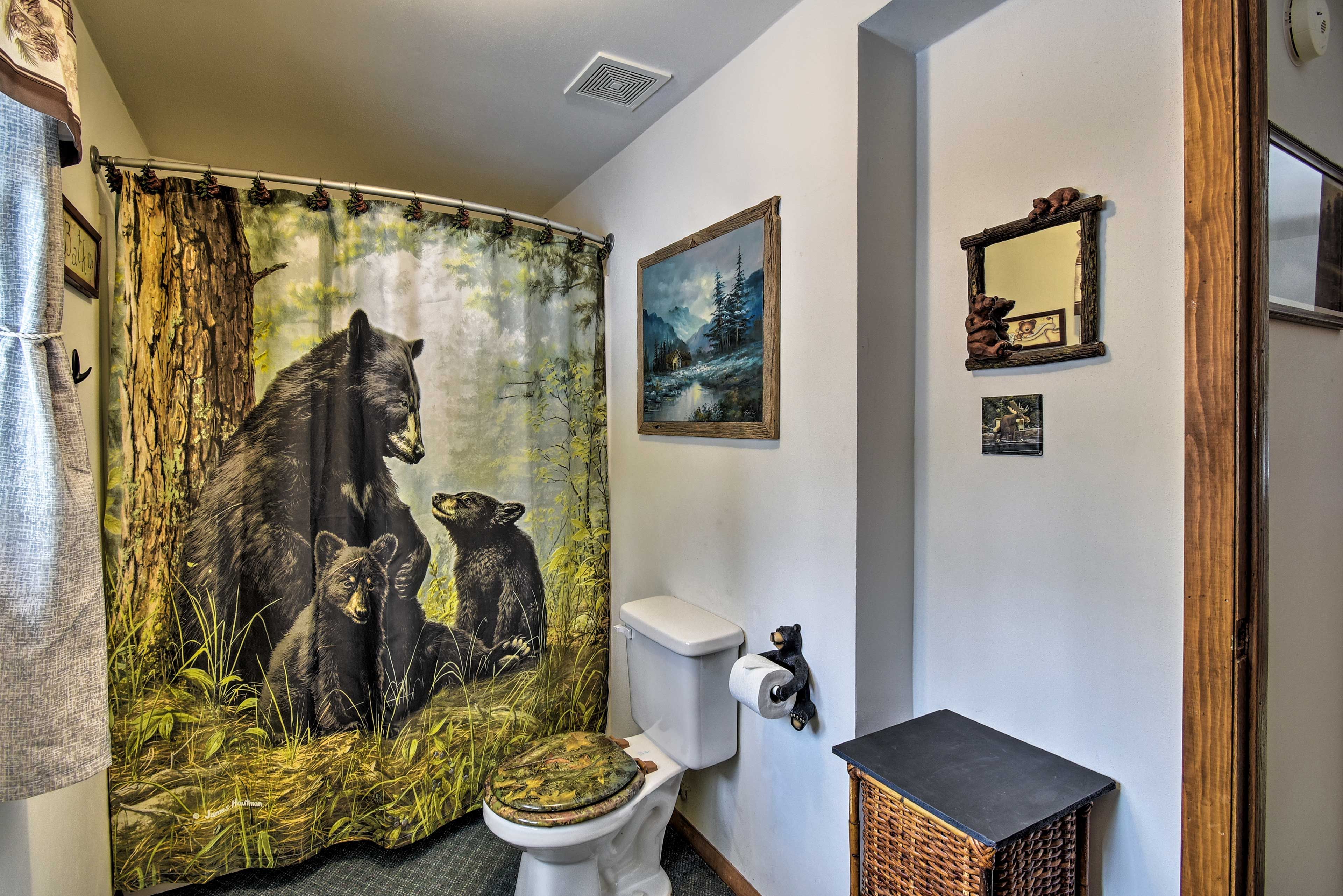 Full Bathroom | Towels & Linens Provided
