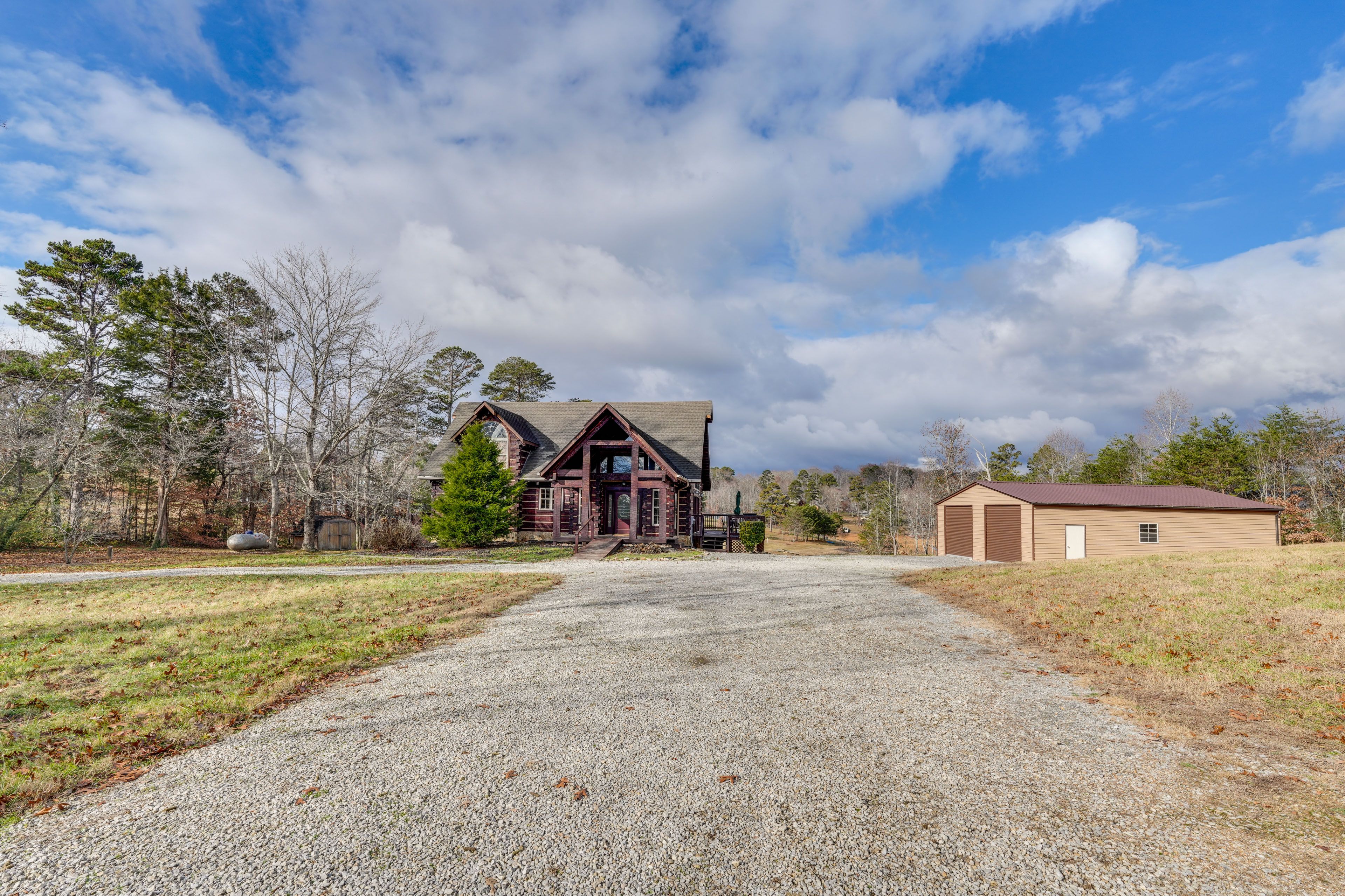 Parking | Driveway (4 Vehicles)