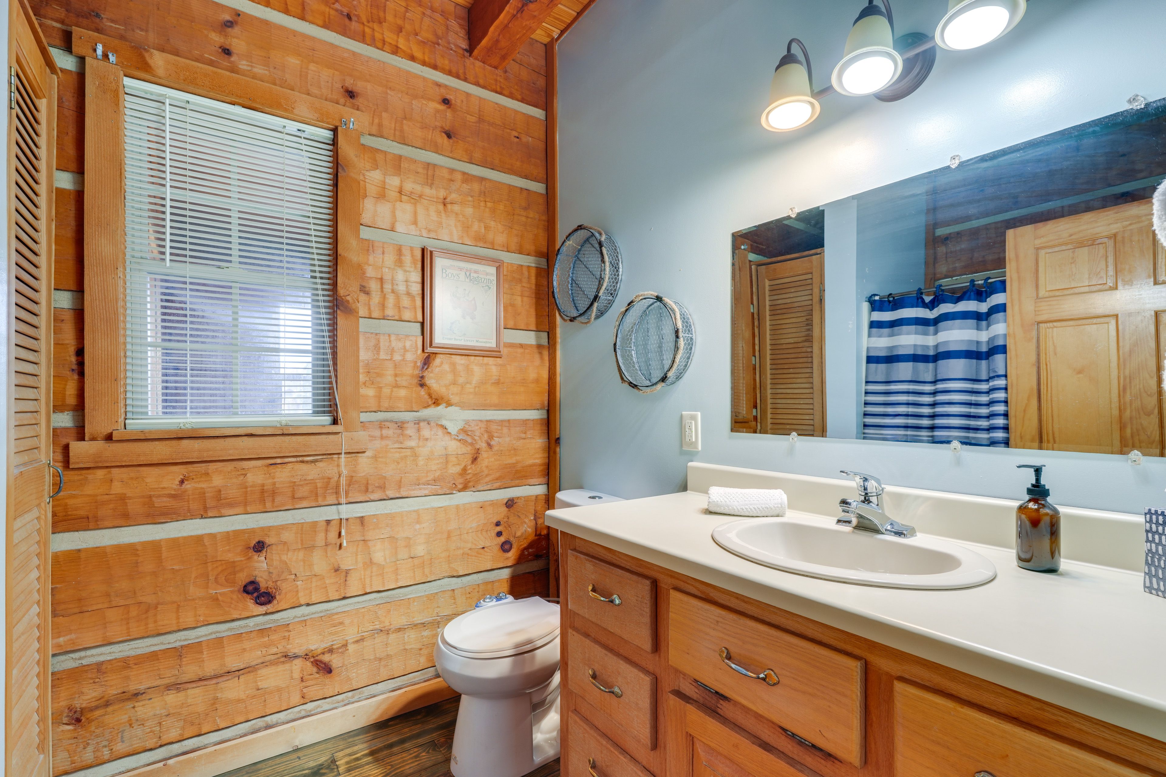 Full Bath | Complimentary Toiletries