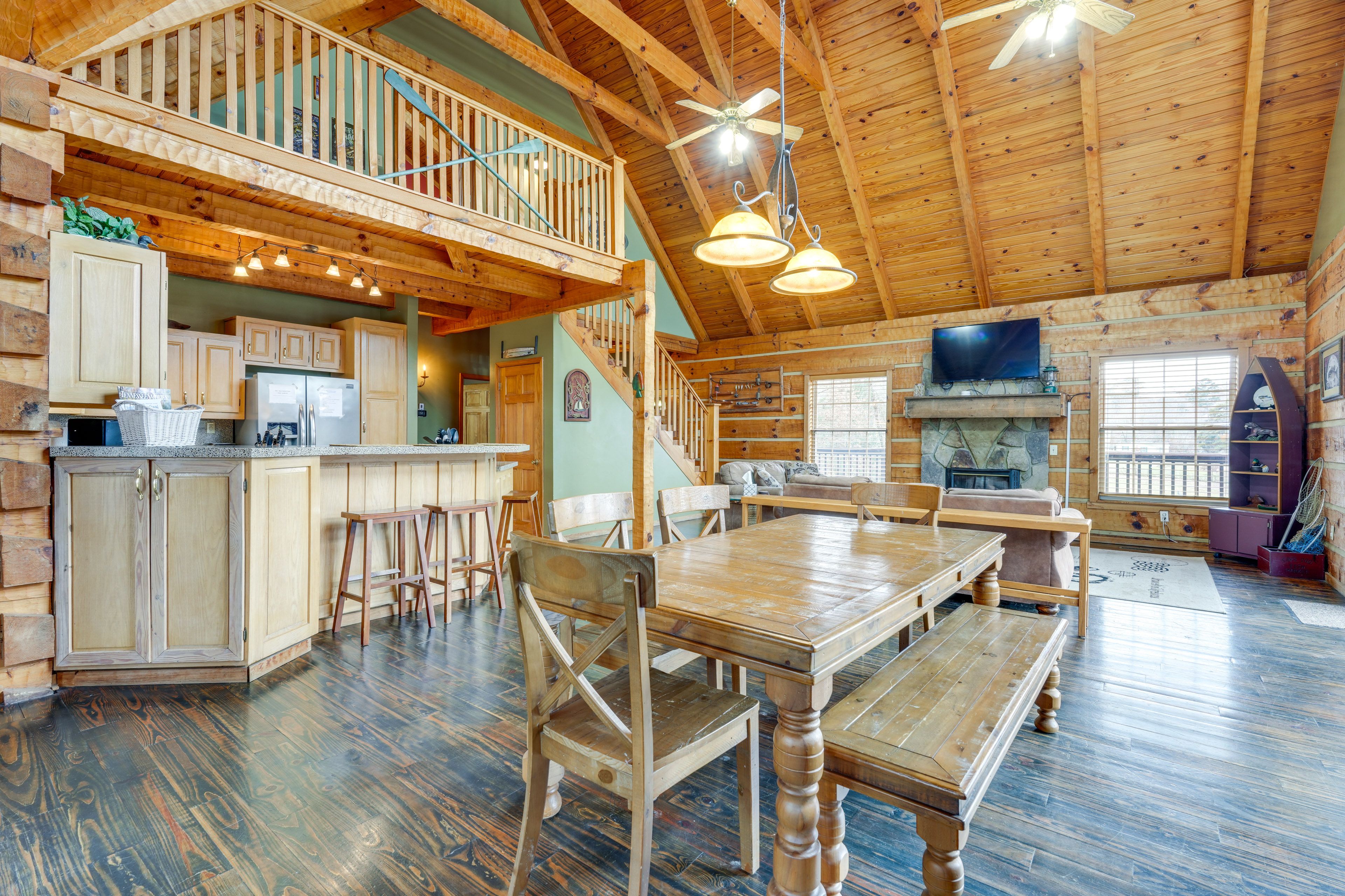 Dining Area | Dishware & Flatware