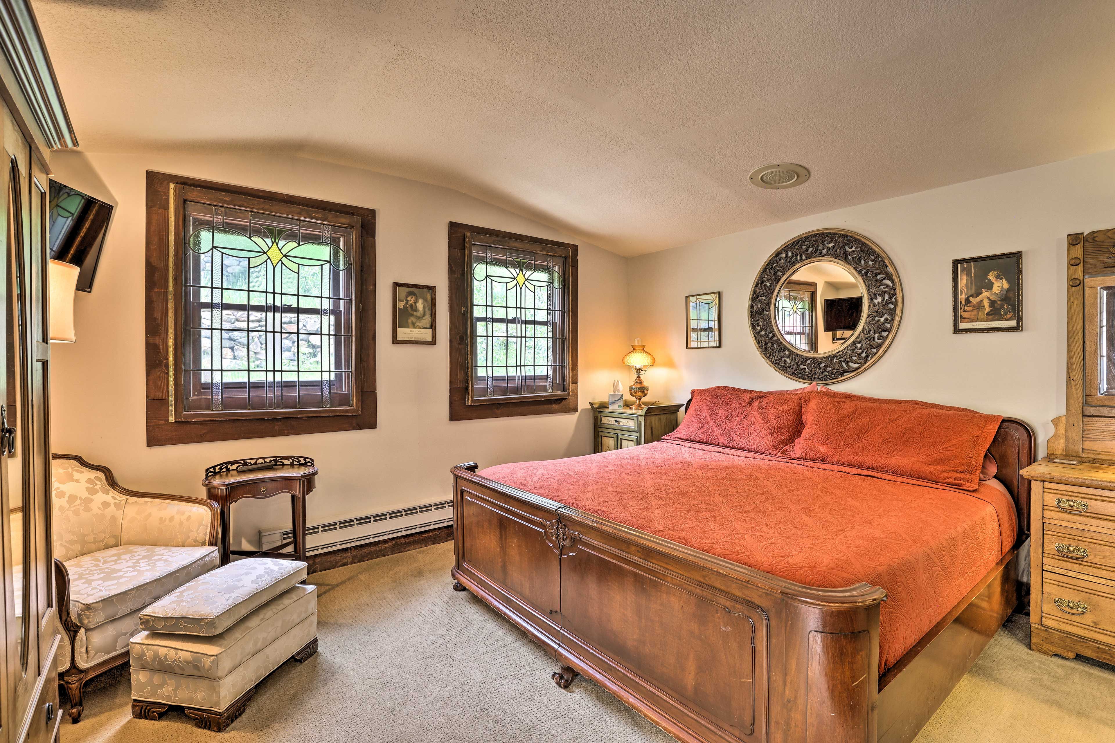 Bedroom 2 | King Bed
