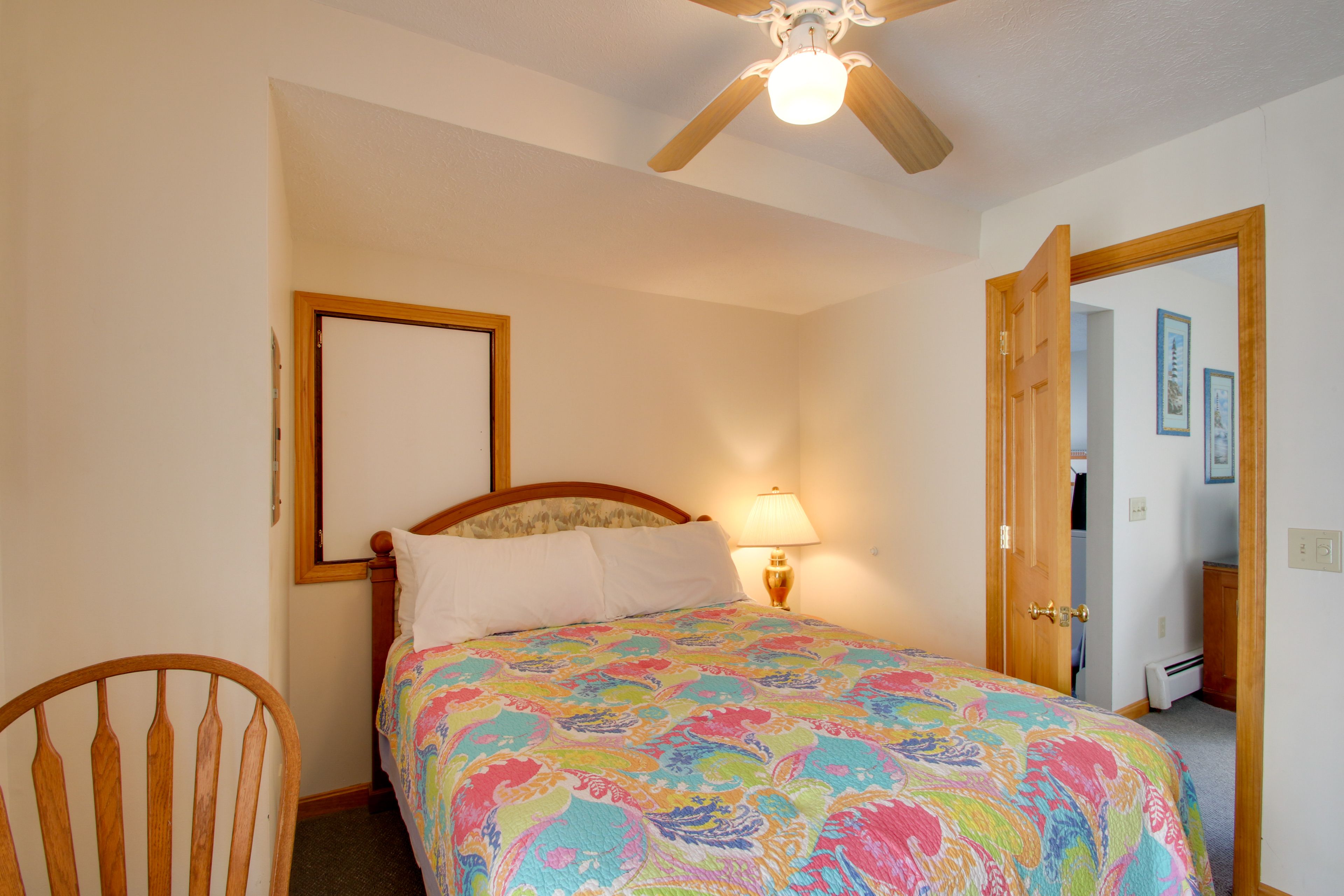 Bedroom 2 | Queen Bed