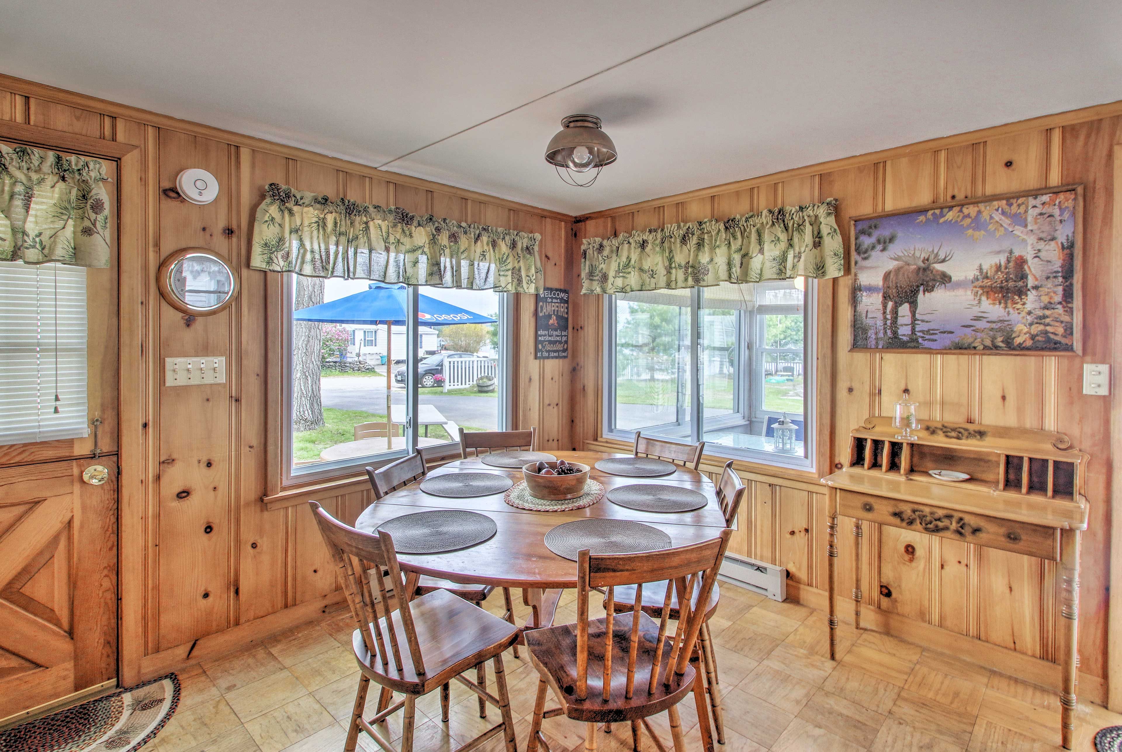 Dining Space | Dishware/Flatware