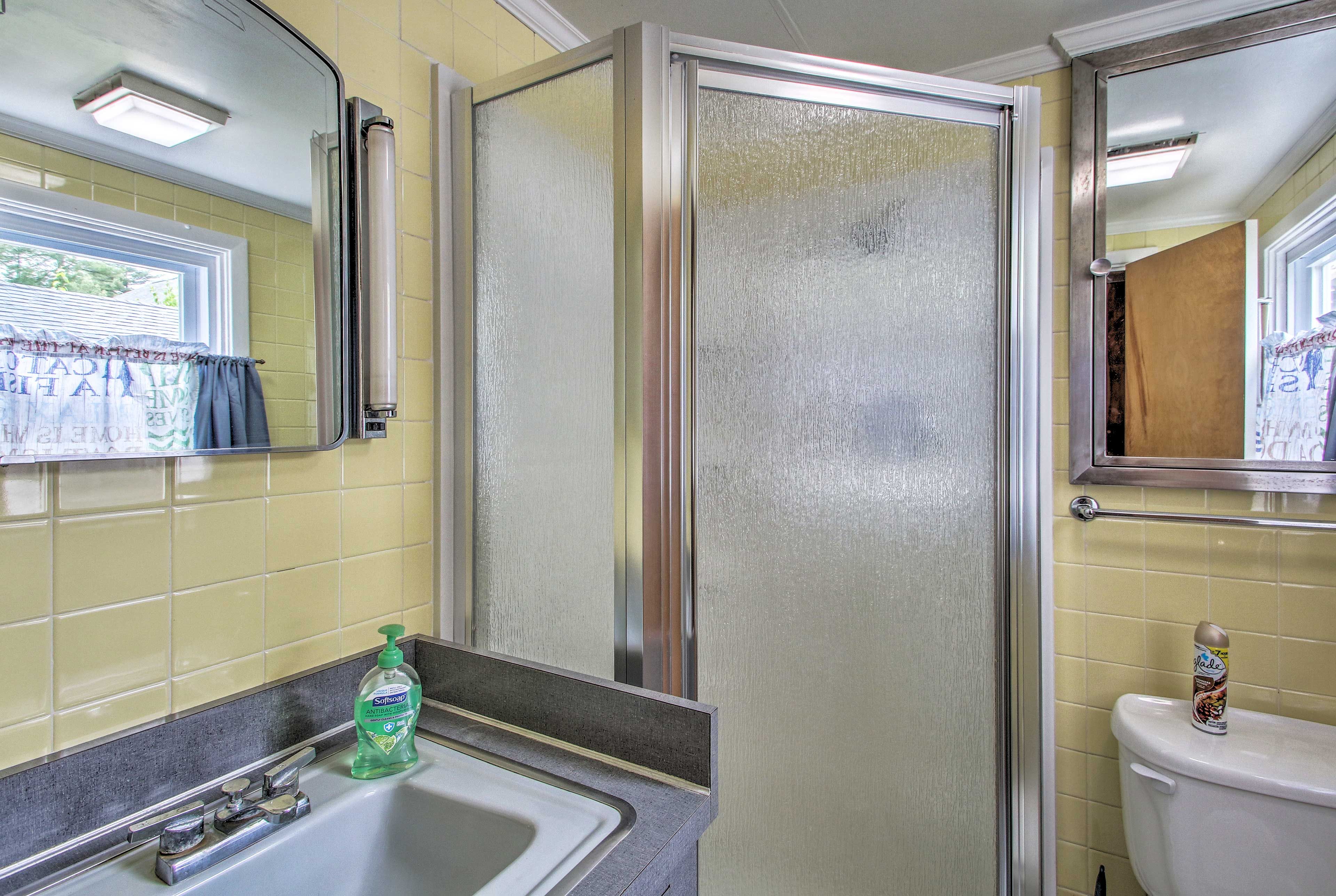 Bathroom | Towels Provided