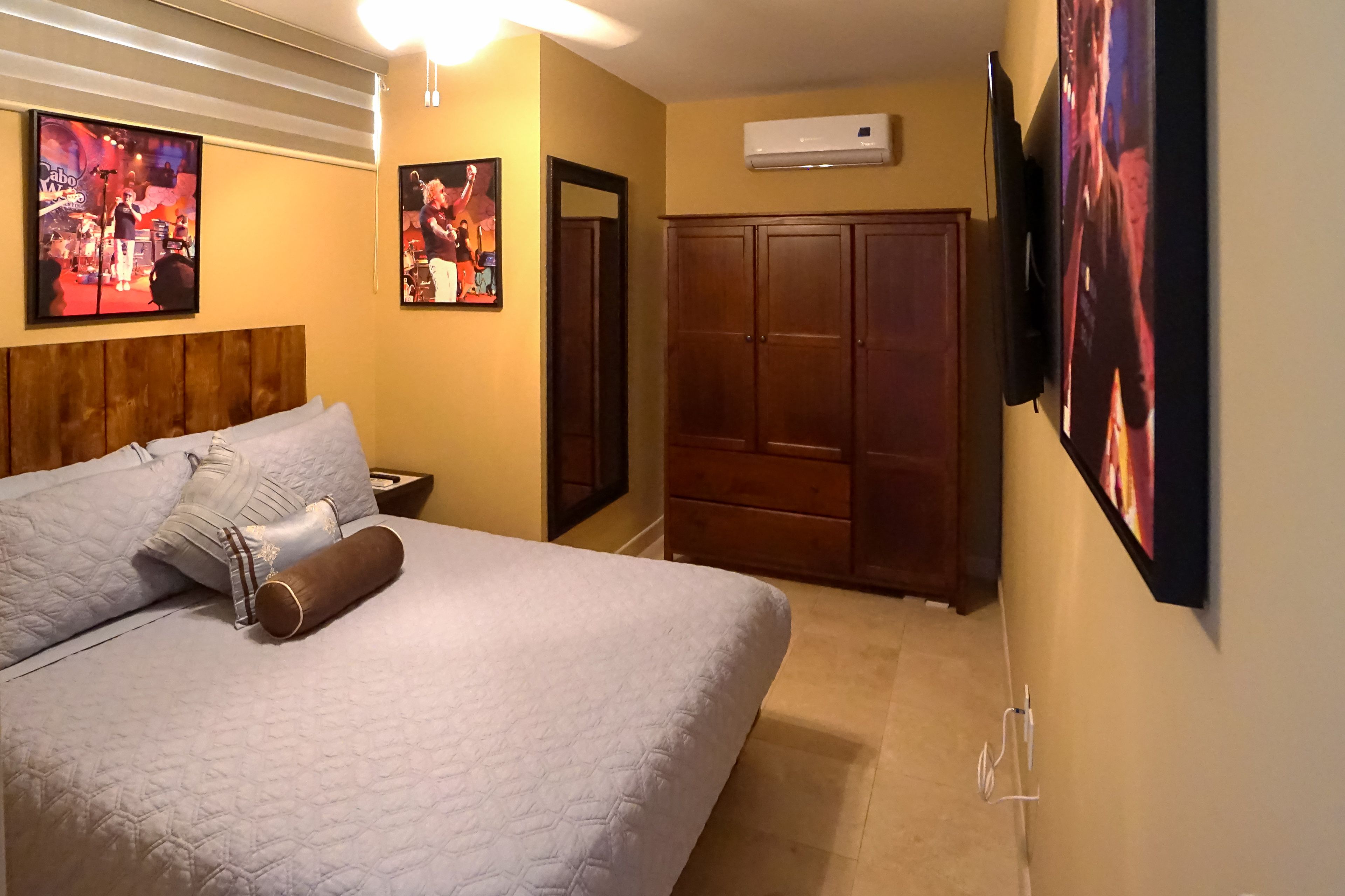 Bedroom 3 | Queen Bed