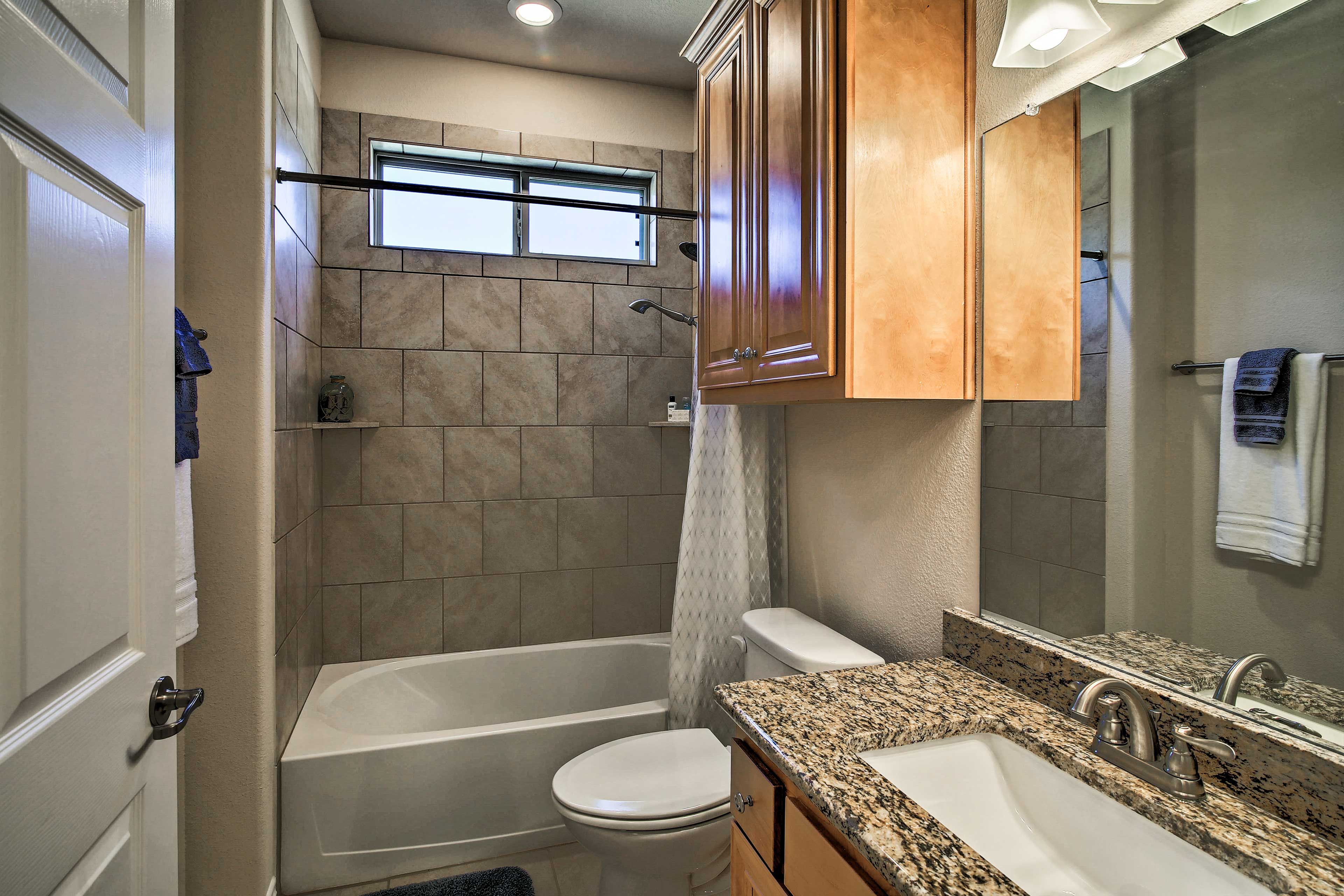 Full Bathroom | Towels & Linens Provided