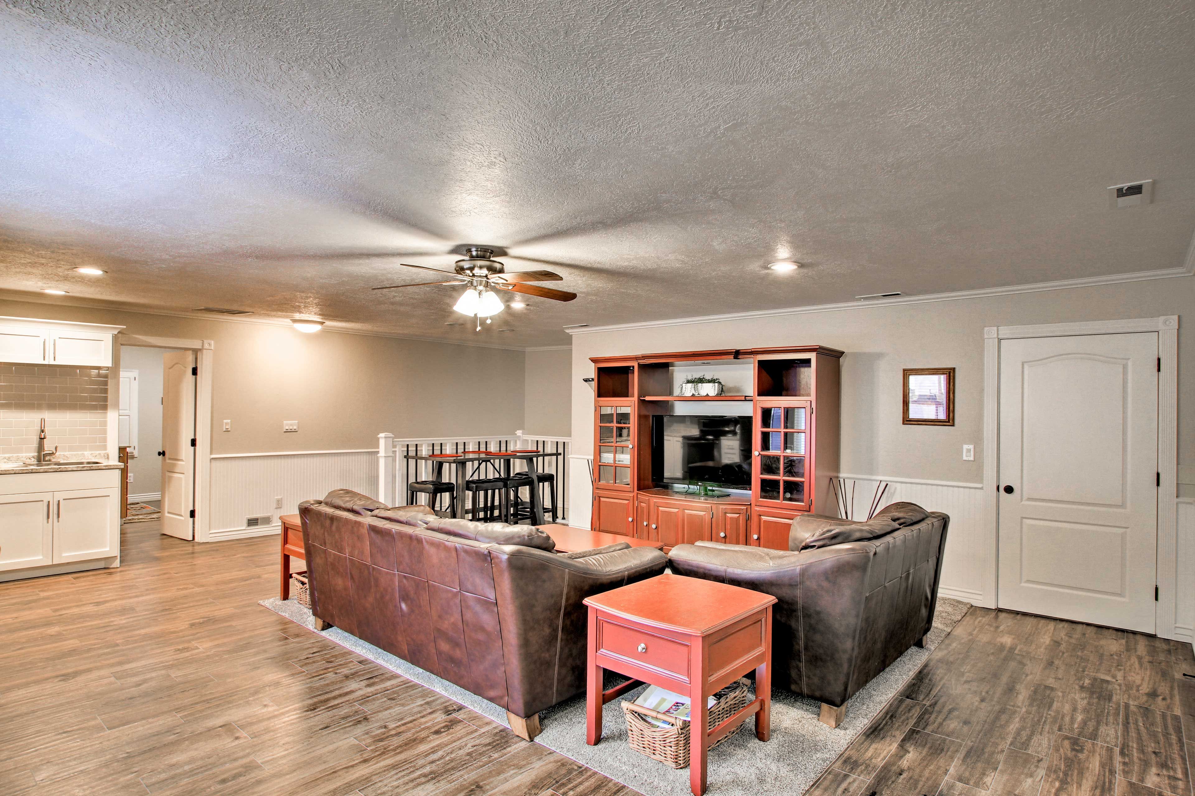 Living Room | Central A/C | Expansive Mountain Views