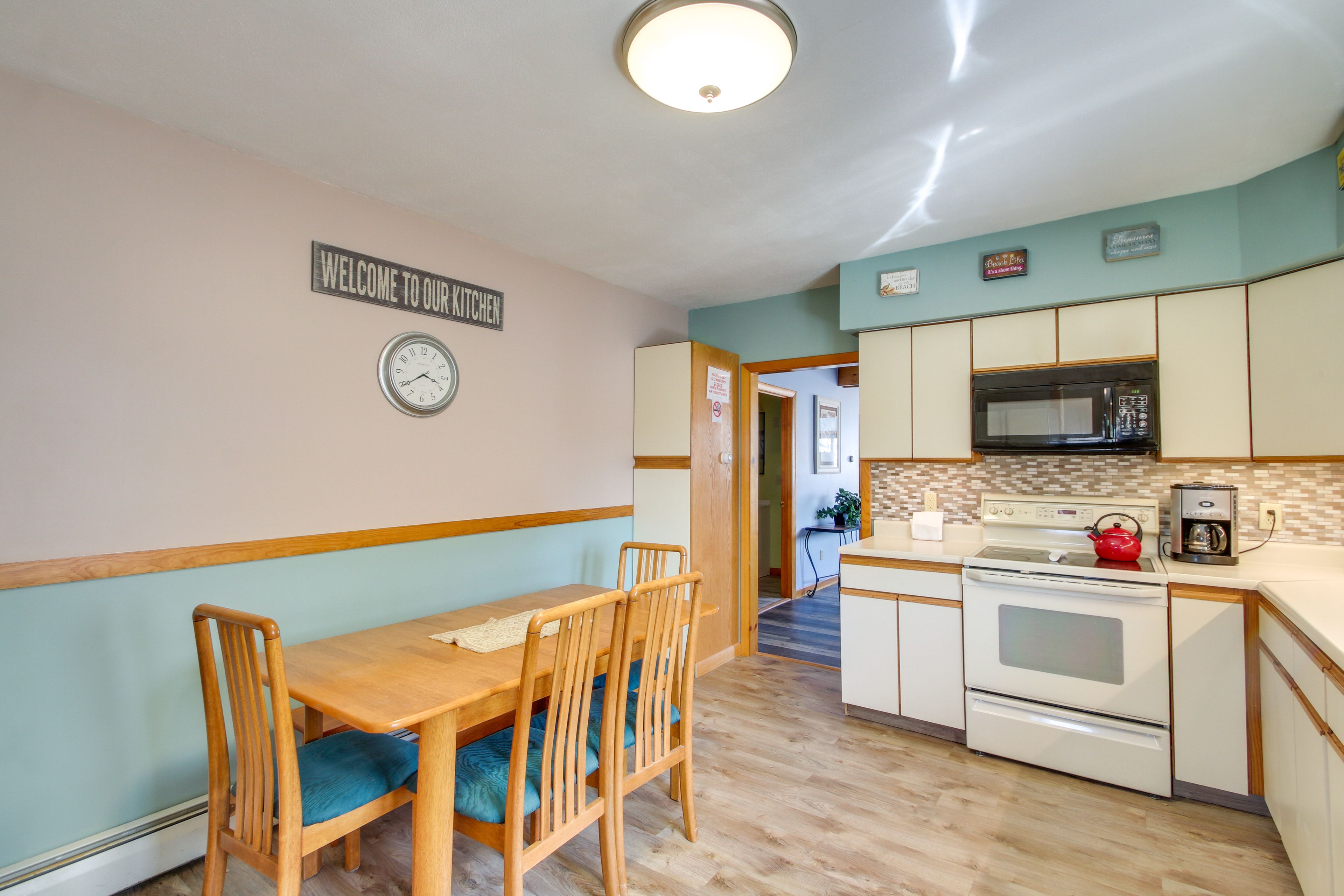 Dining Space | Dishware/Flatware