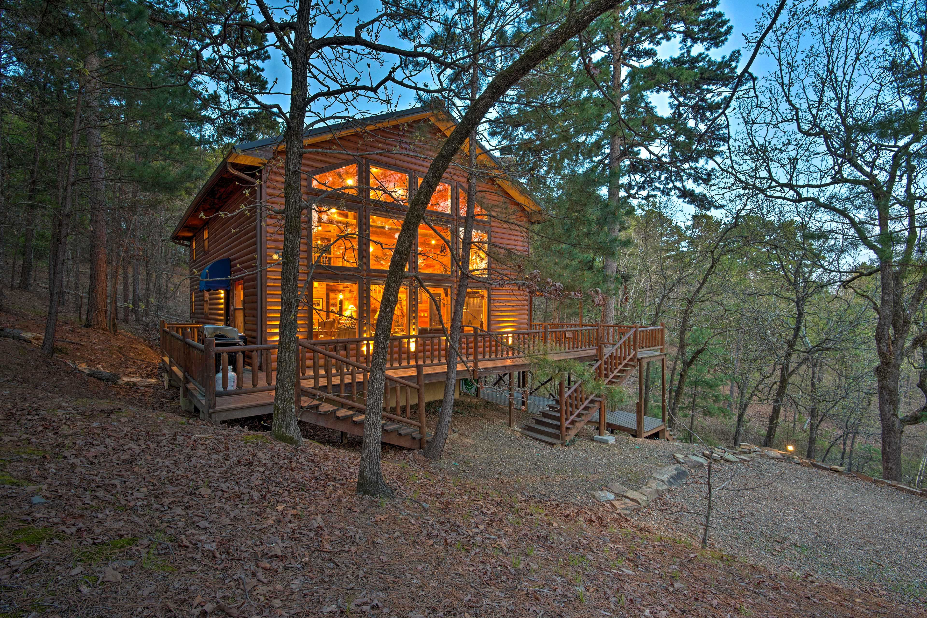Look forward to memorable adventures at this Broken Bow home!