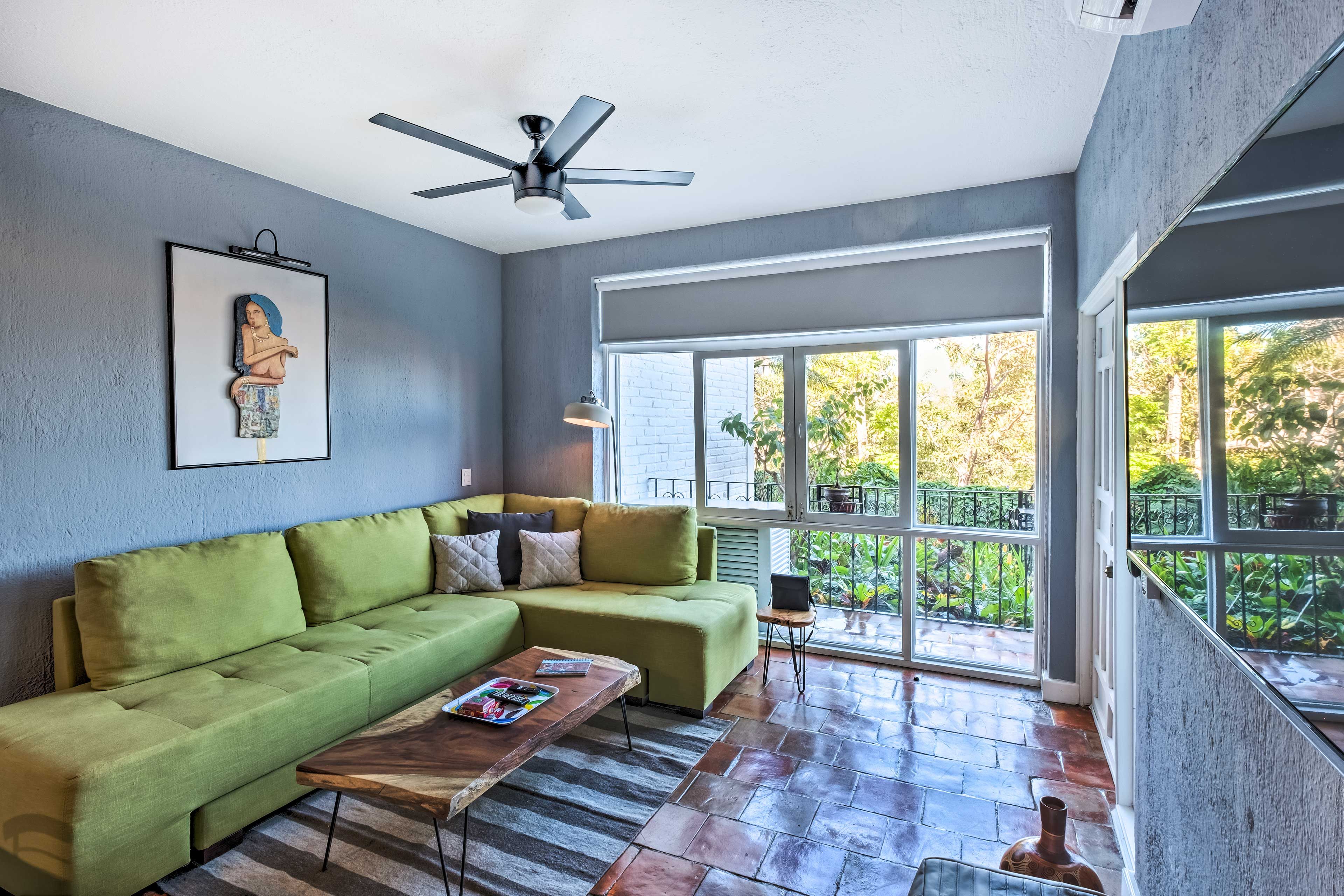 Living Room | Smart TV