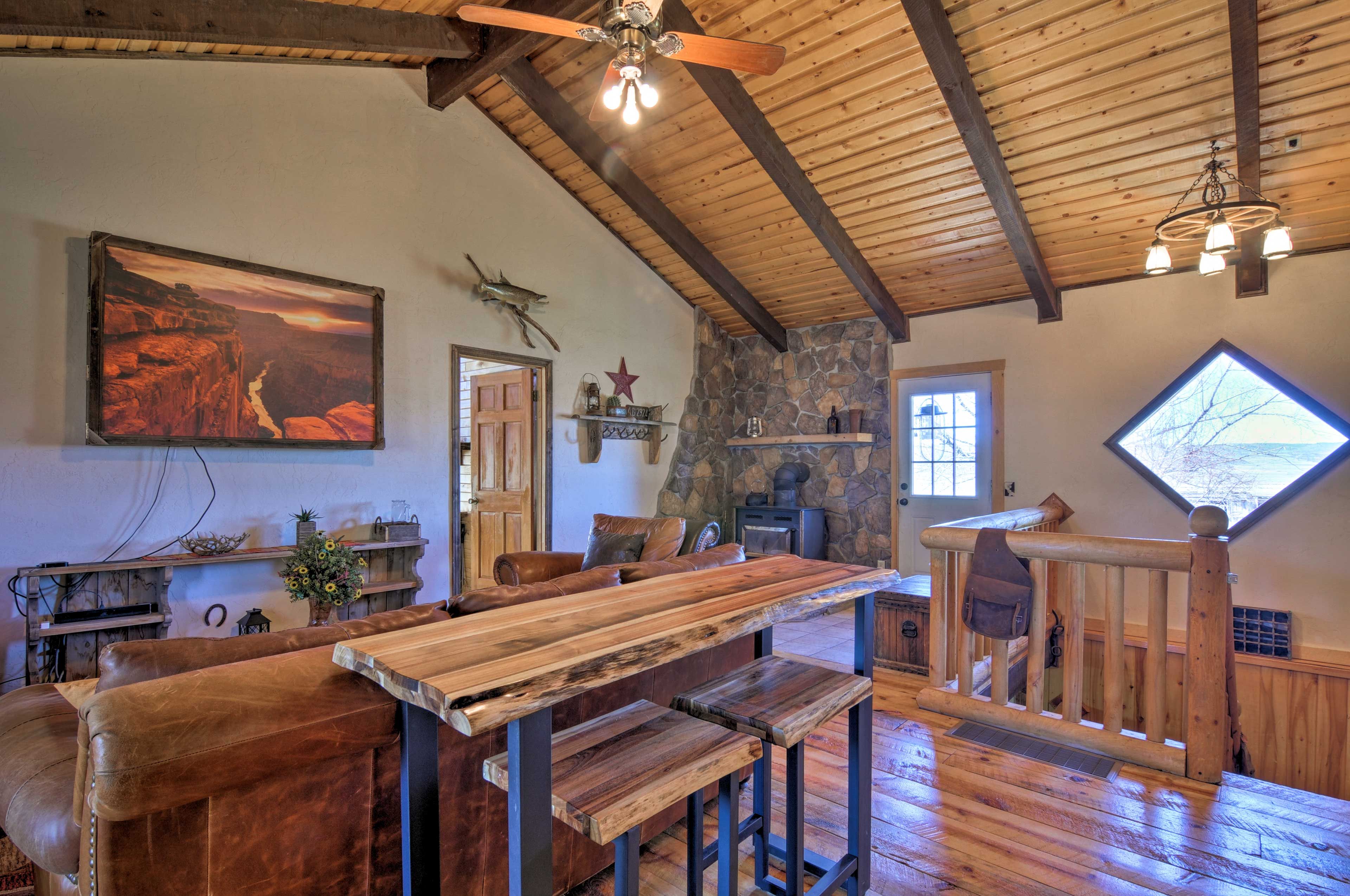 Living Room | Dining Table