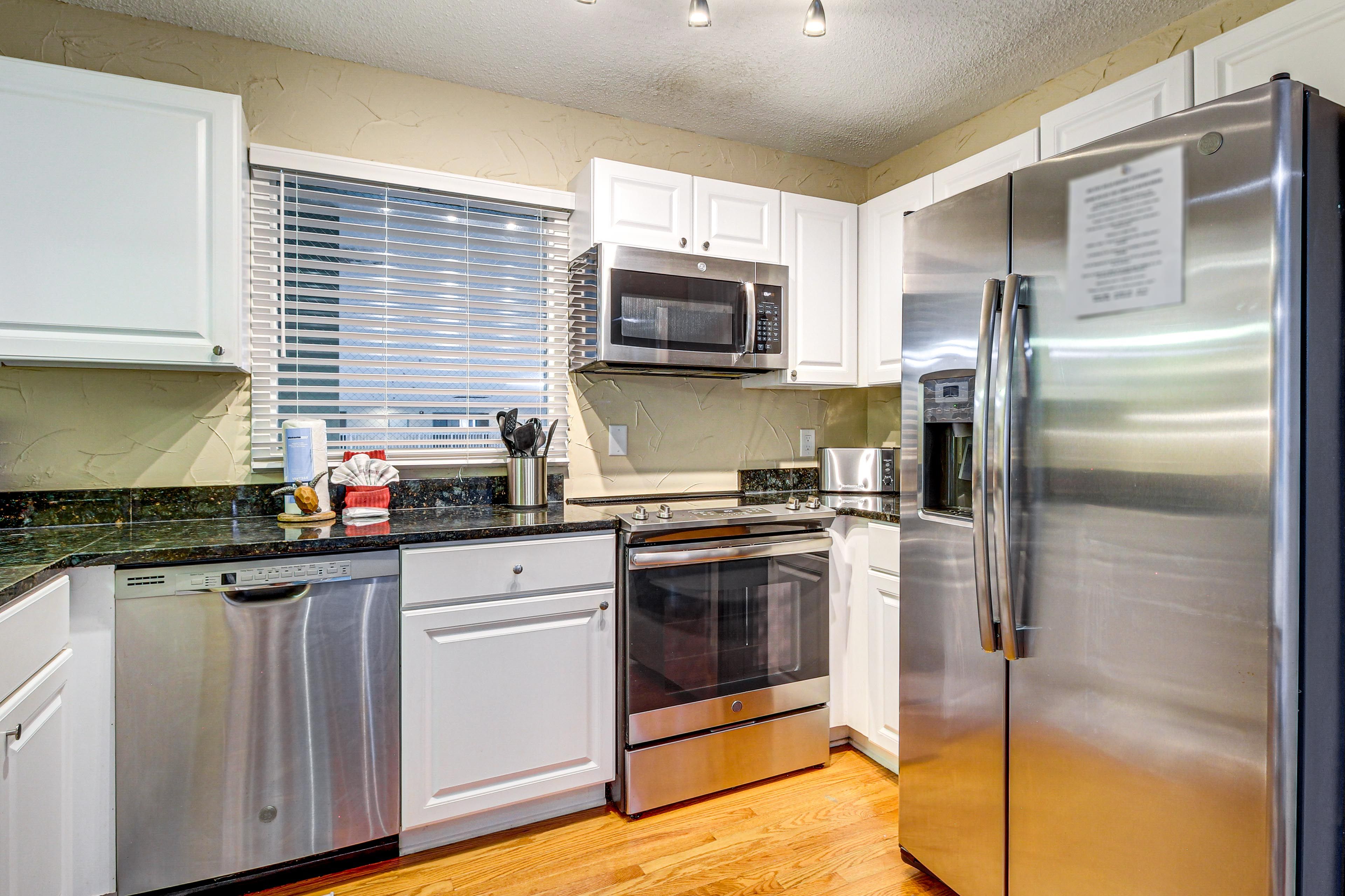 Kitchen | Fully Stocked