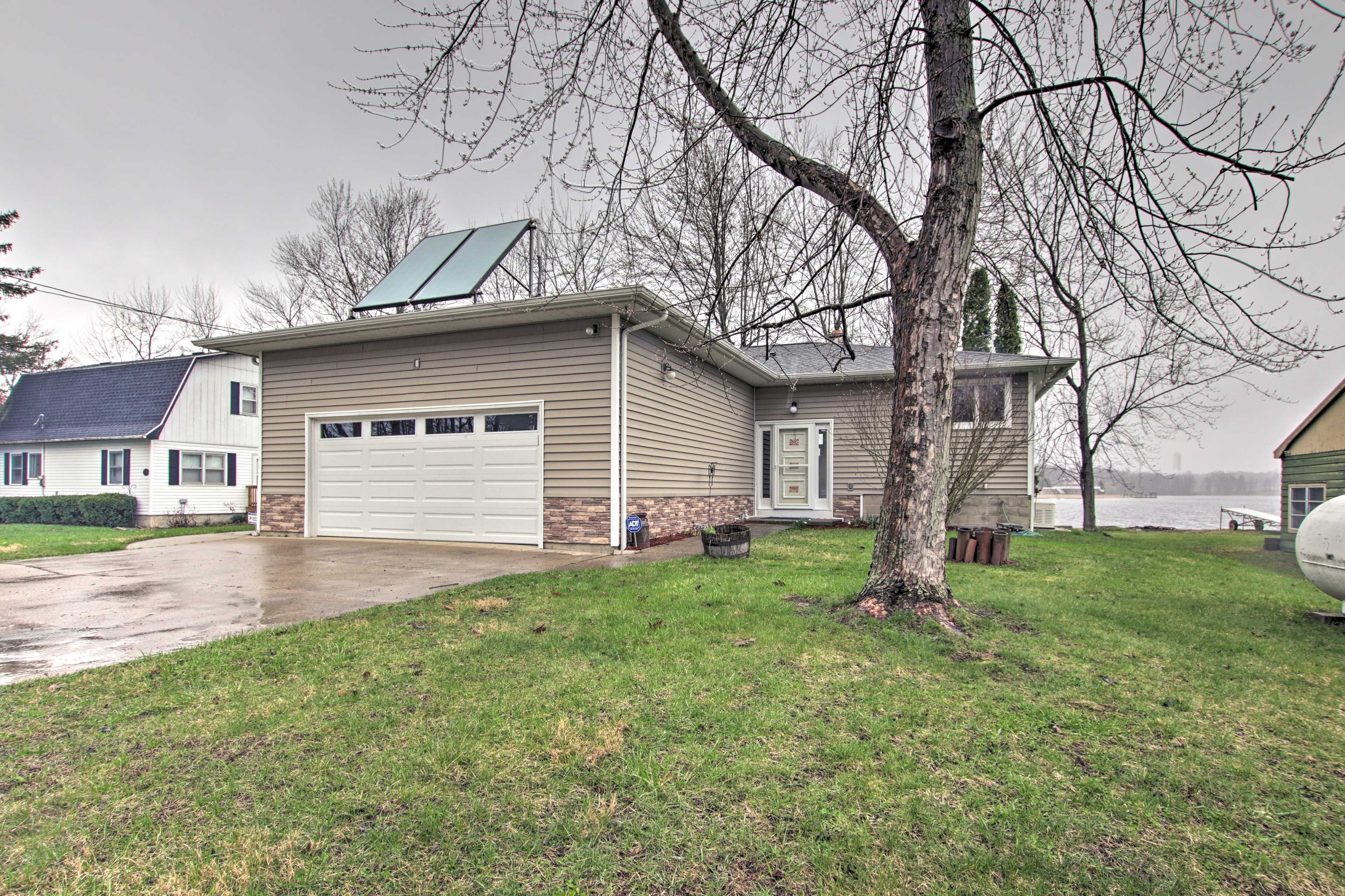 The home features convenient garage and driveway parking!