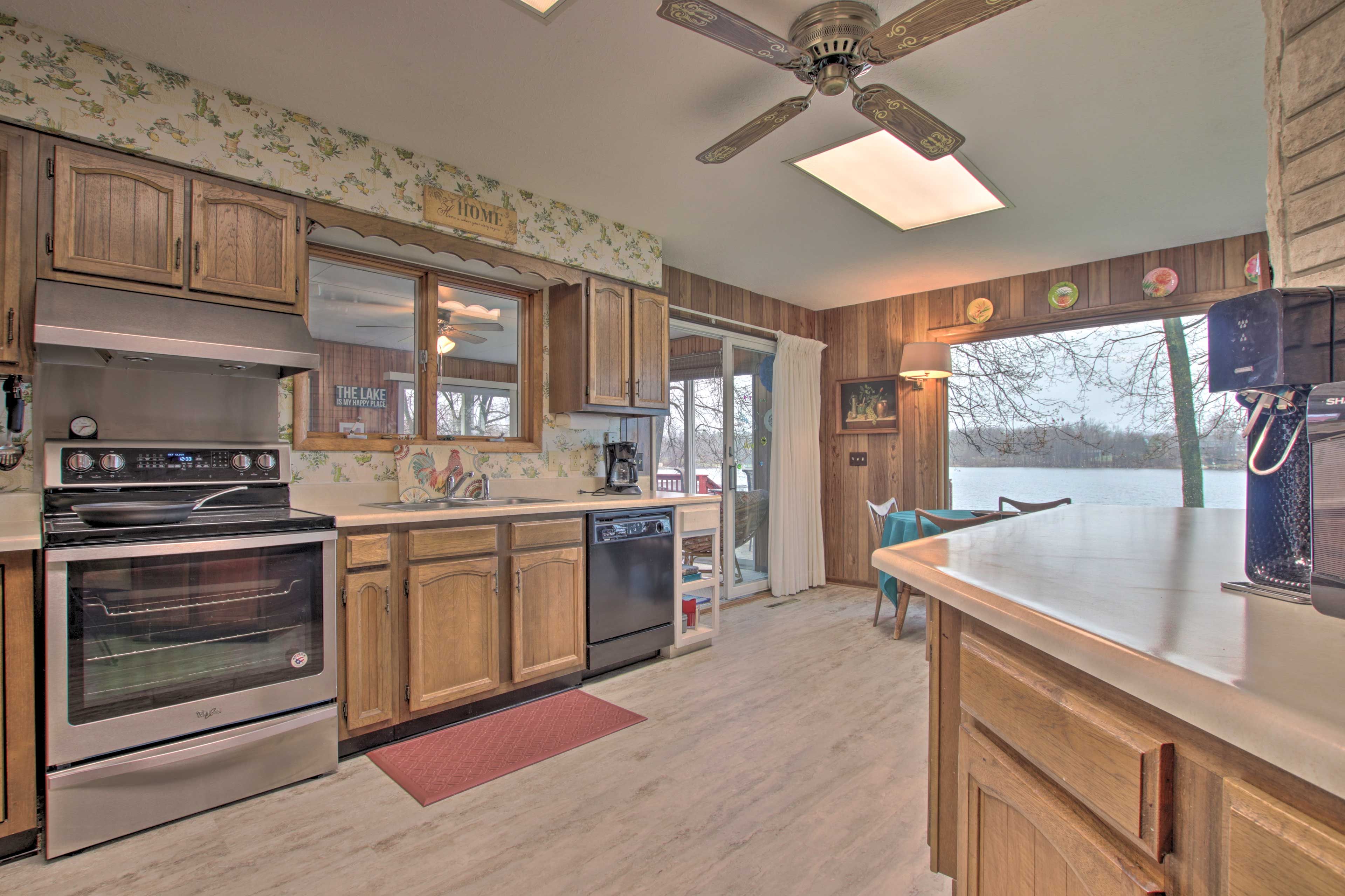 The scenic lake views might distract you from your culinary endeavors!