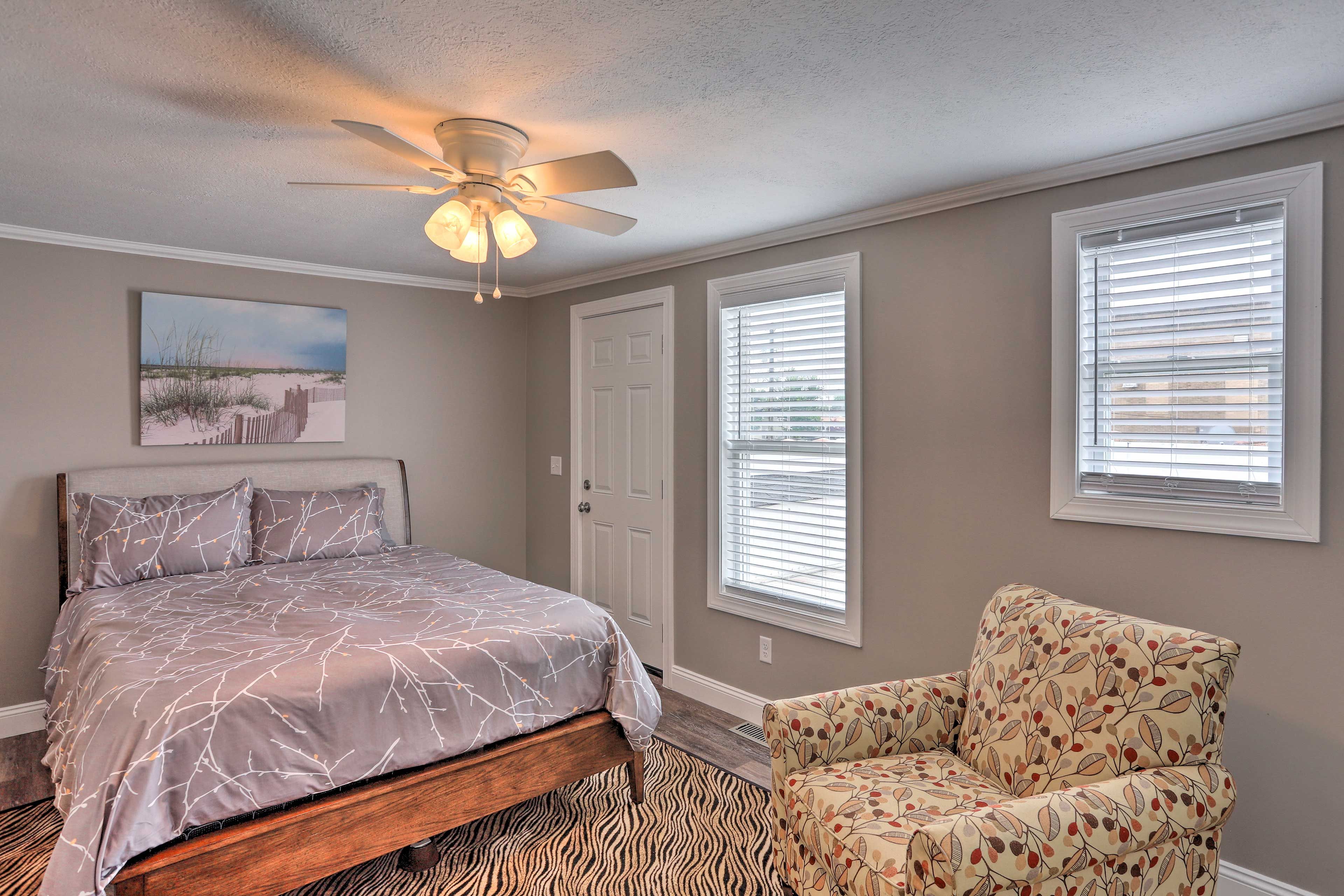 Bedroom | Queen Bed