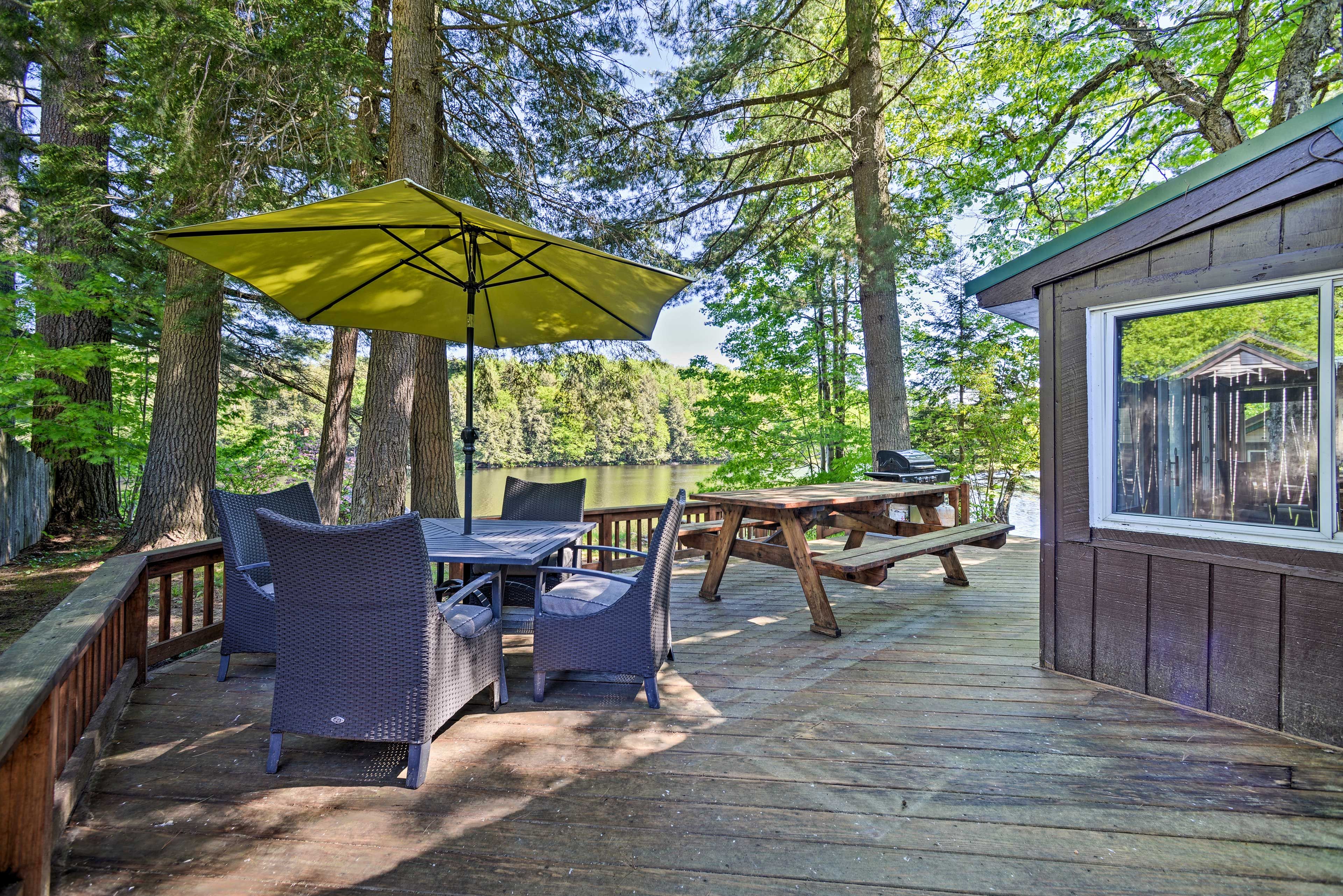 Set on Otter Lake, this Adirondacks home features 2 bedrooms and 1 bathroom!
