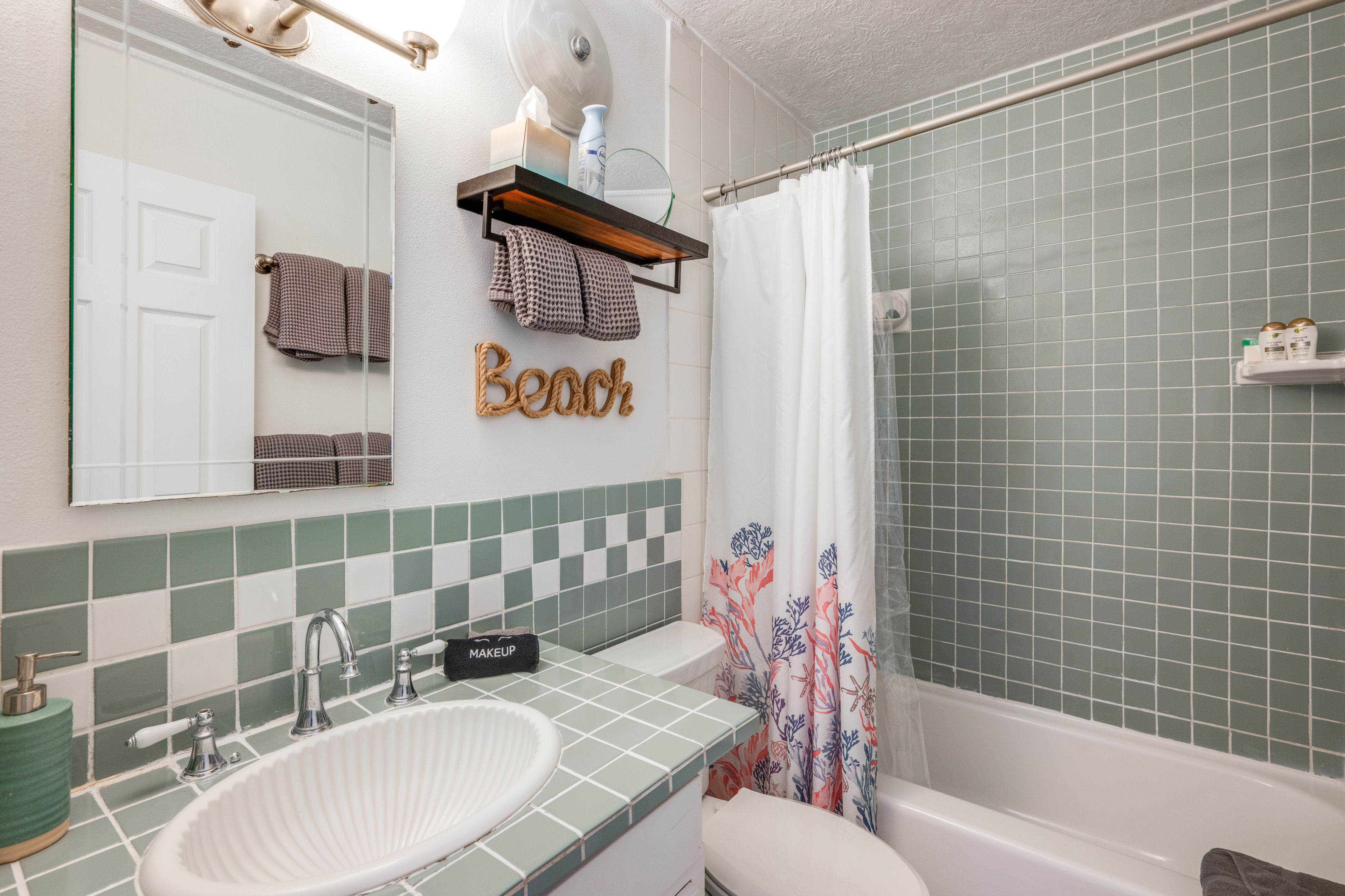 Full Bath | Towels | Hair Dryer