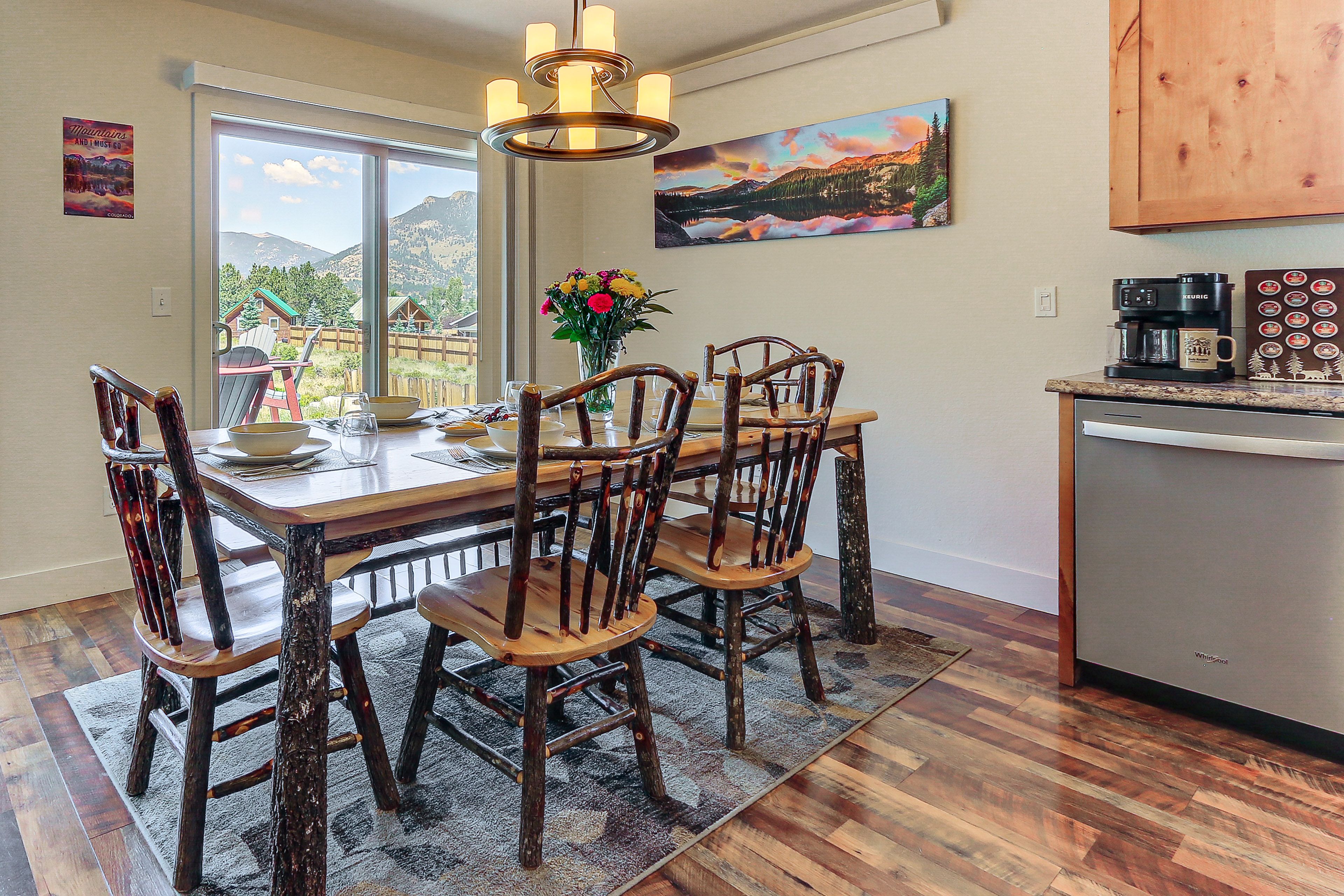 Dining Area | Dishes & Flatware Provided